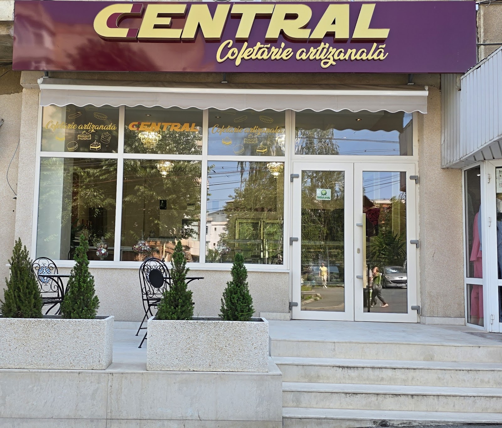 Cofetăria Central E3