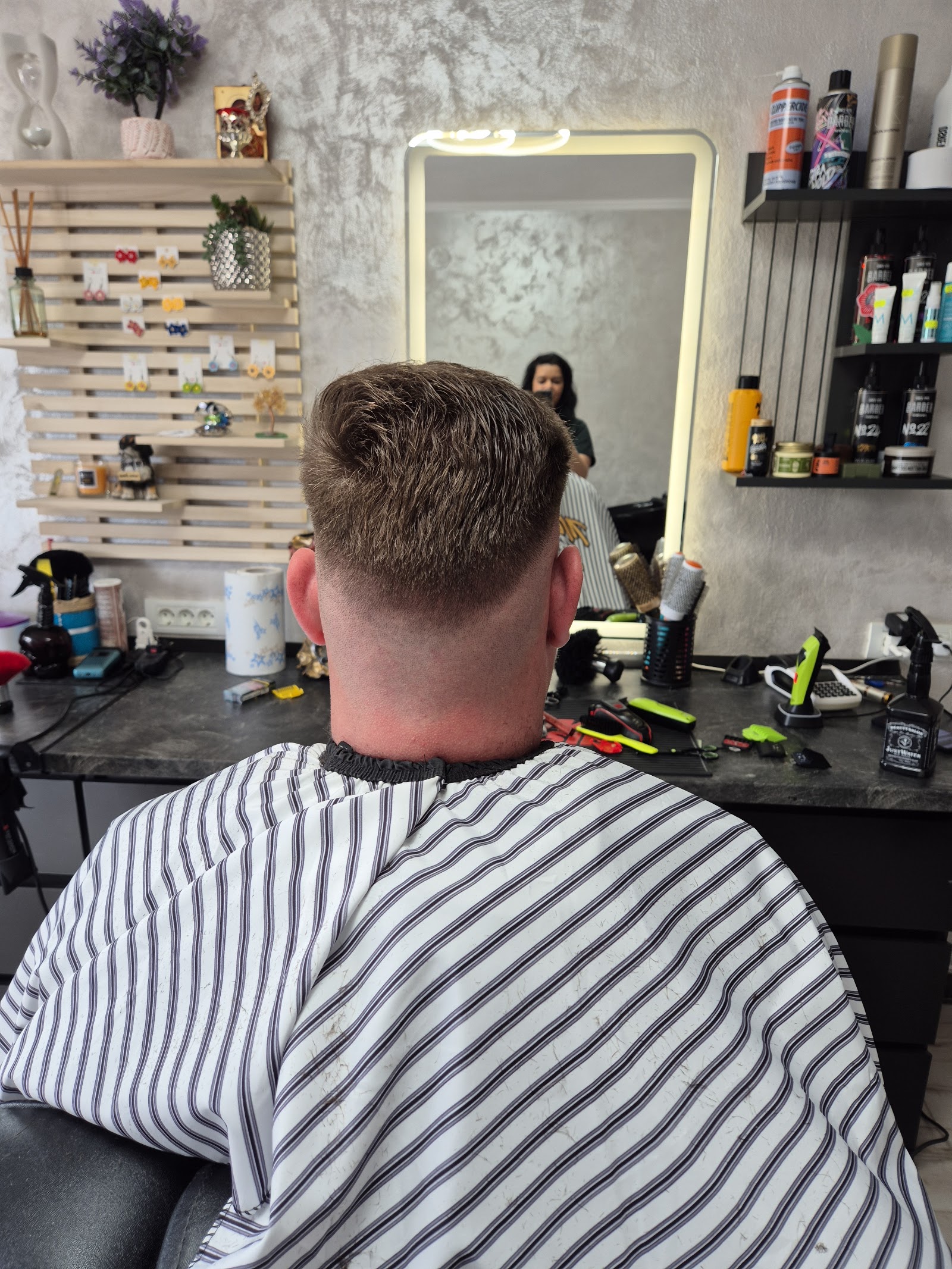SALON OANA