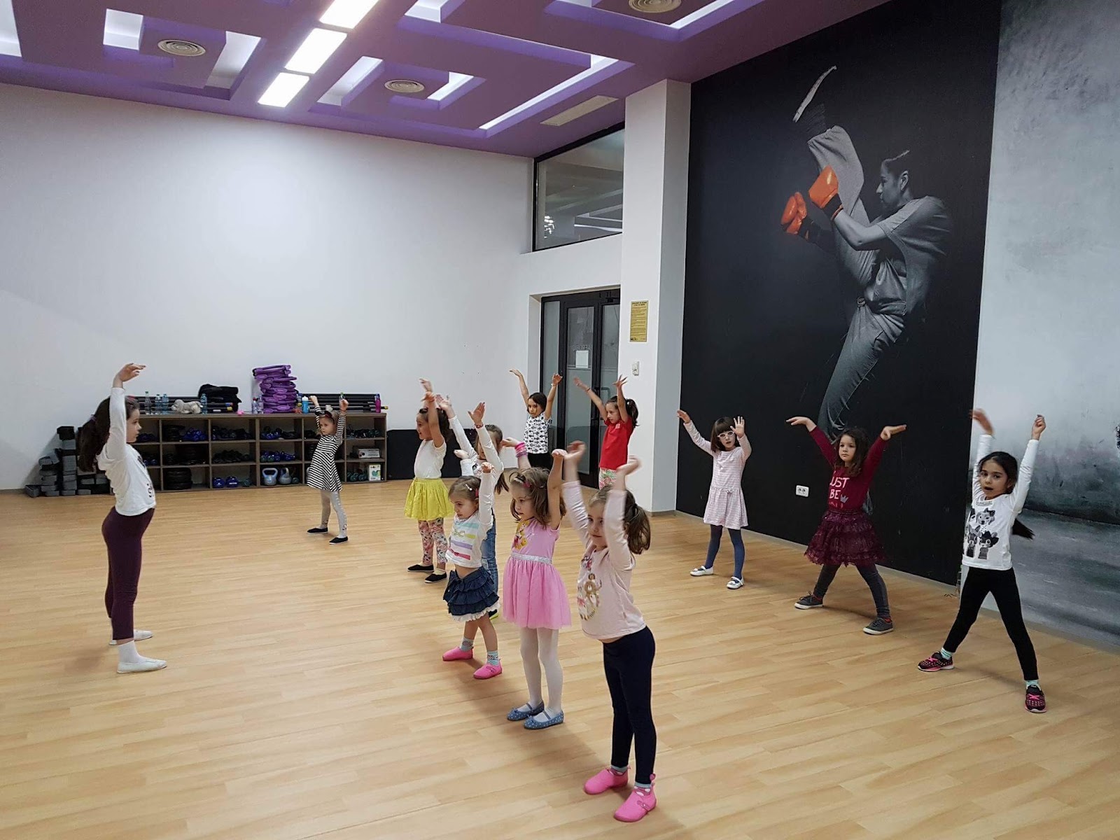 Scoala de dans Stop and Dance (Lujerului - Veteranilor)
