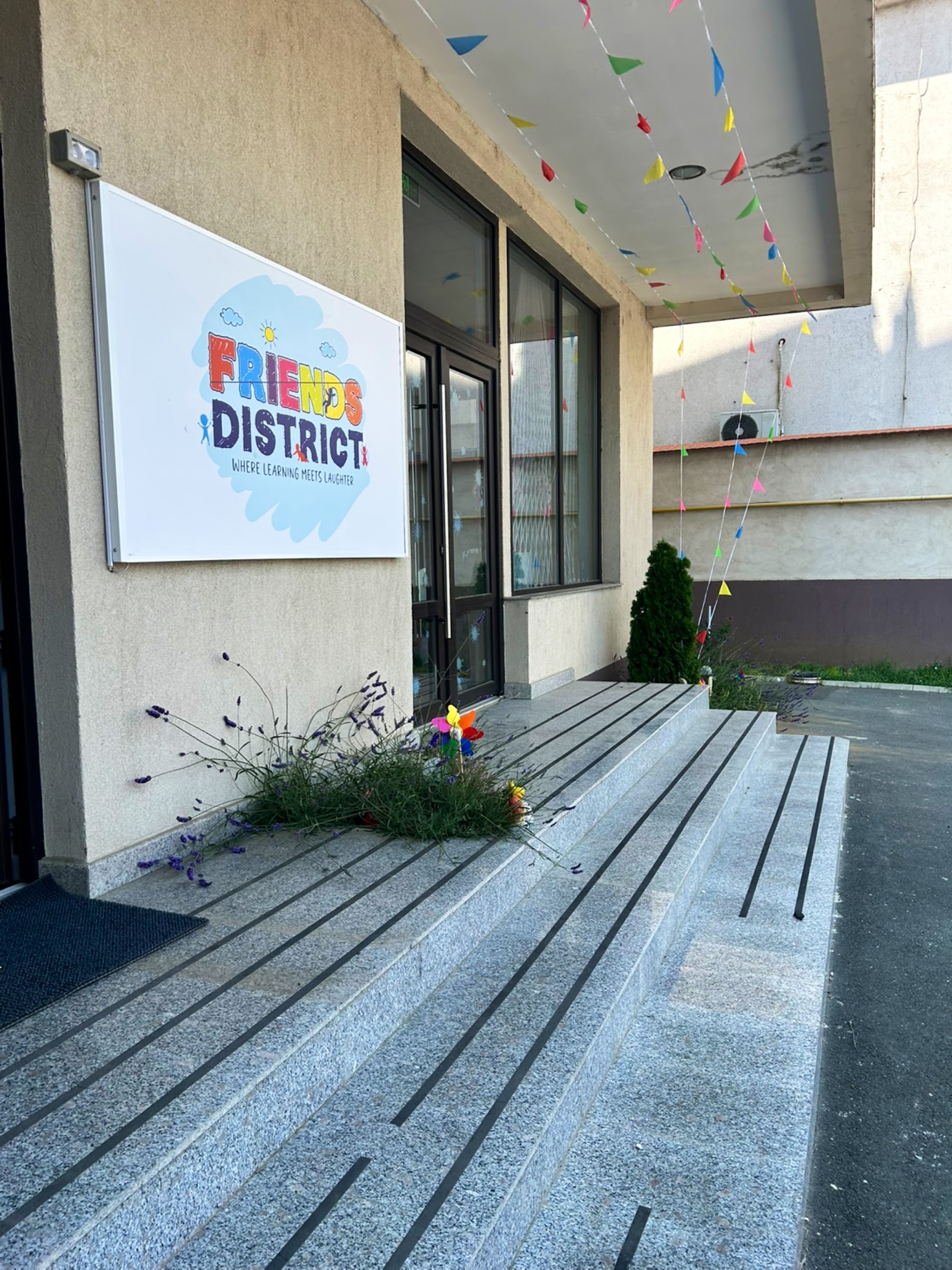Friends District