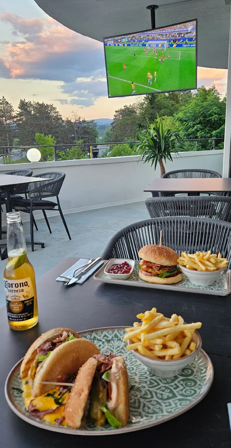 Liberté Restaurant & Lounge