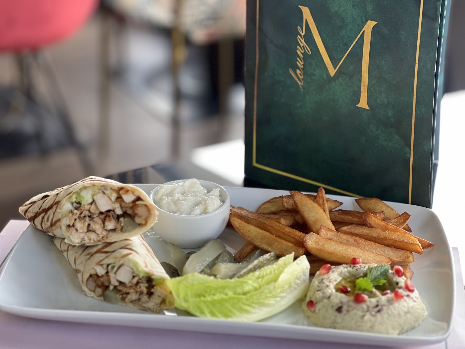 M LOUNGE