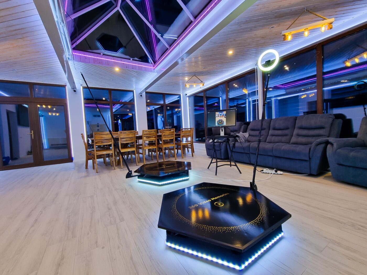Cabina foto & Selfie 360 video Bucuresti | SMARTBOX