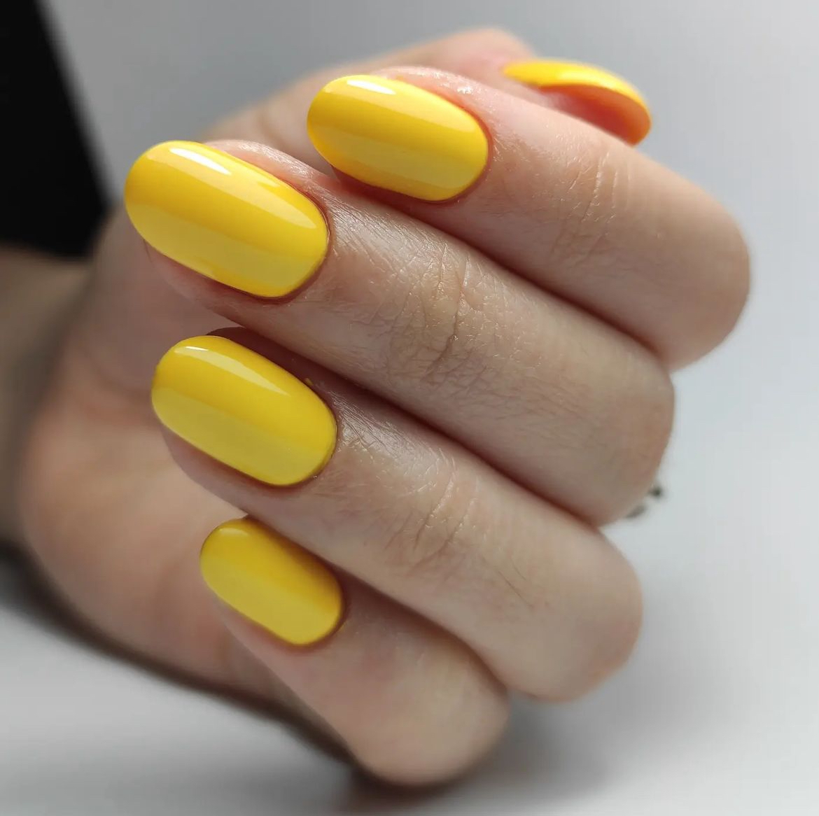 IDA•SLADEK•SALON•MANICHIURĂ