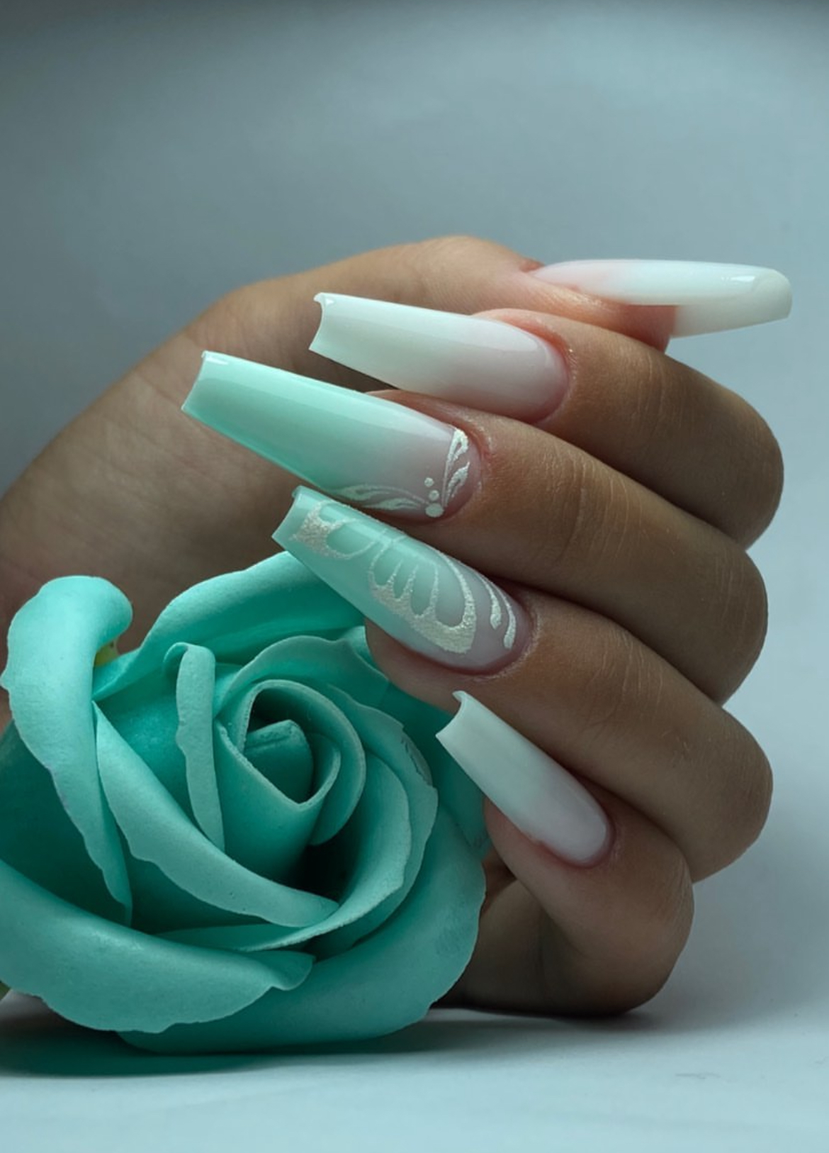 IDA•SLADEK•SALON•MANICHIURĂ