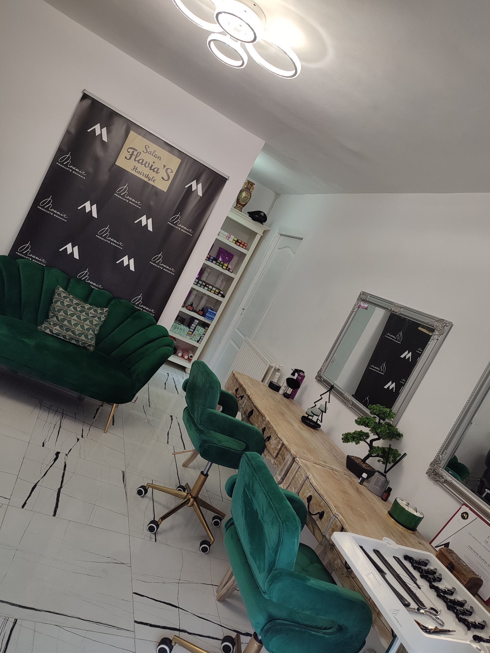 Salon Flavia's Hairstyle