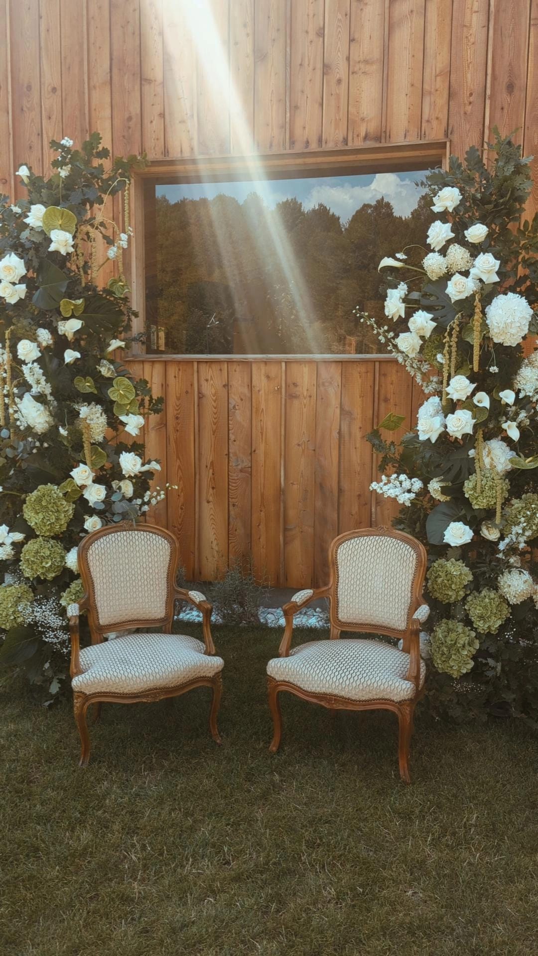 Silvia Flowers — Decorator