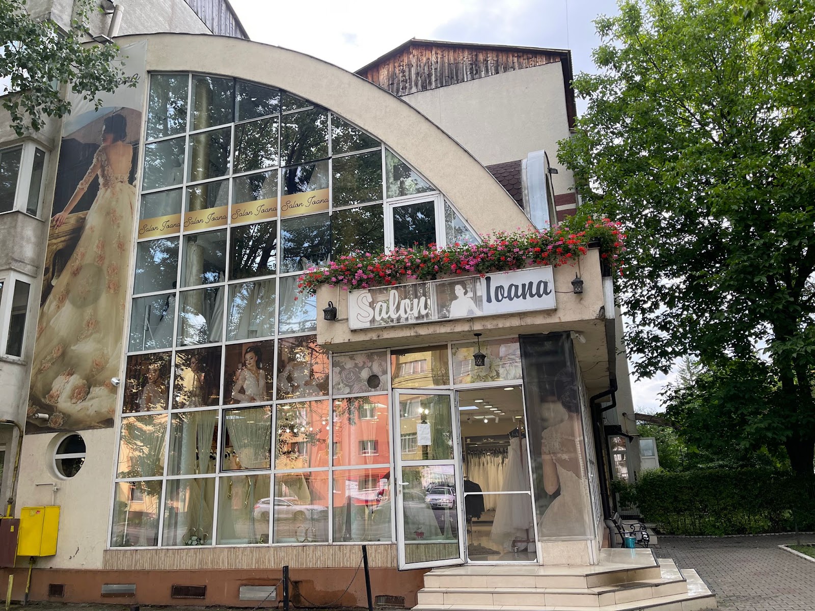 Salon Ioana — Rochii de Mireasă