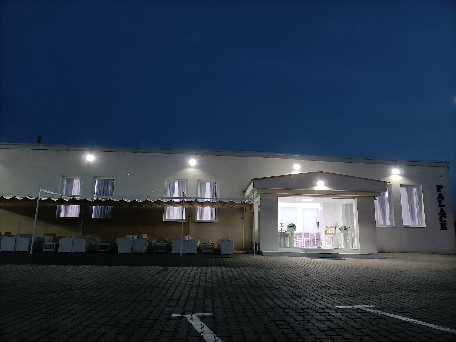 Bistro Ballroom Center