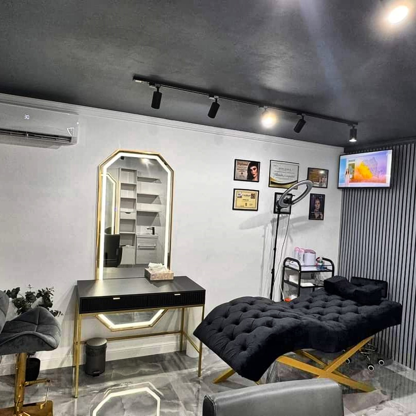 Ale Beauty Studio 64