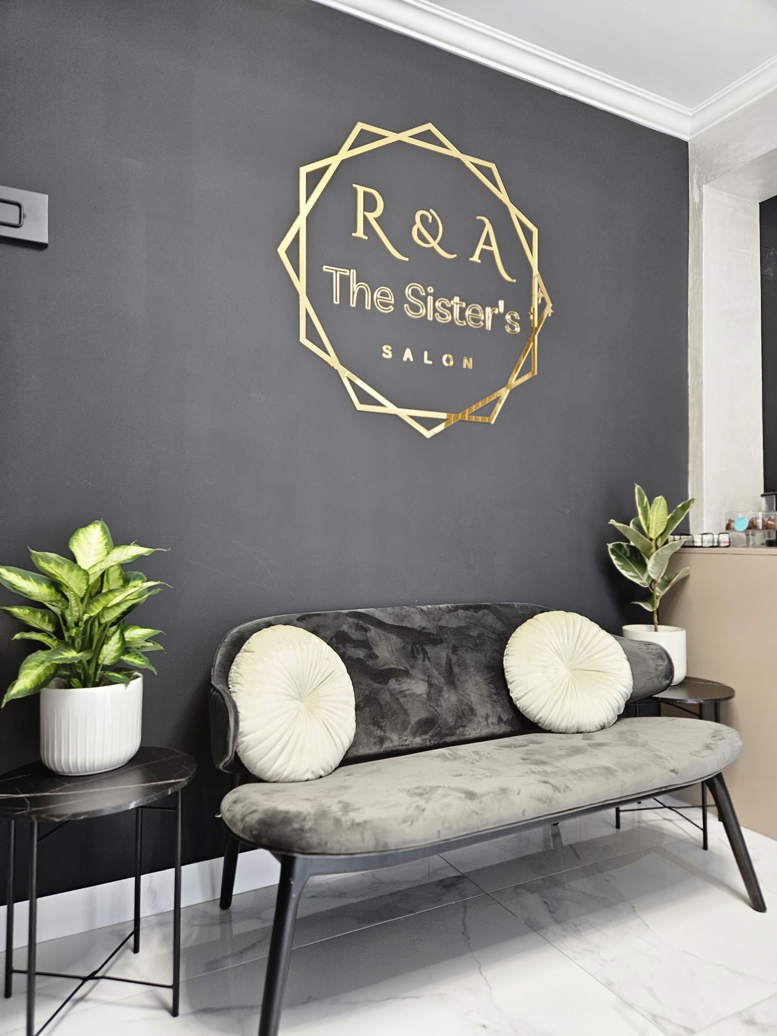 The SISTERS beauty salon