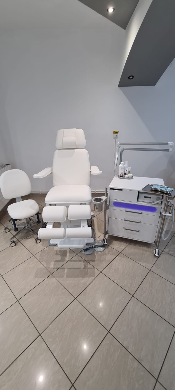 Manichiură-Pedichiură Medicală