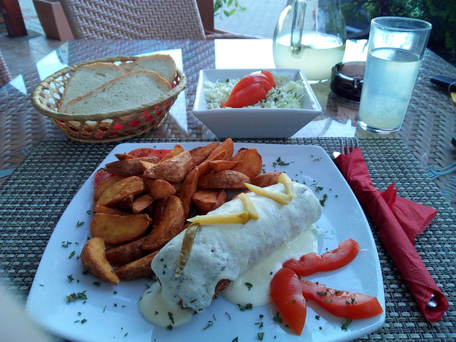 Vivi's Bar & Bistro