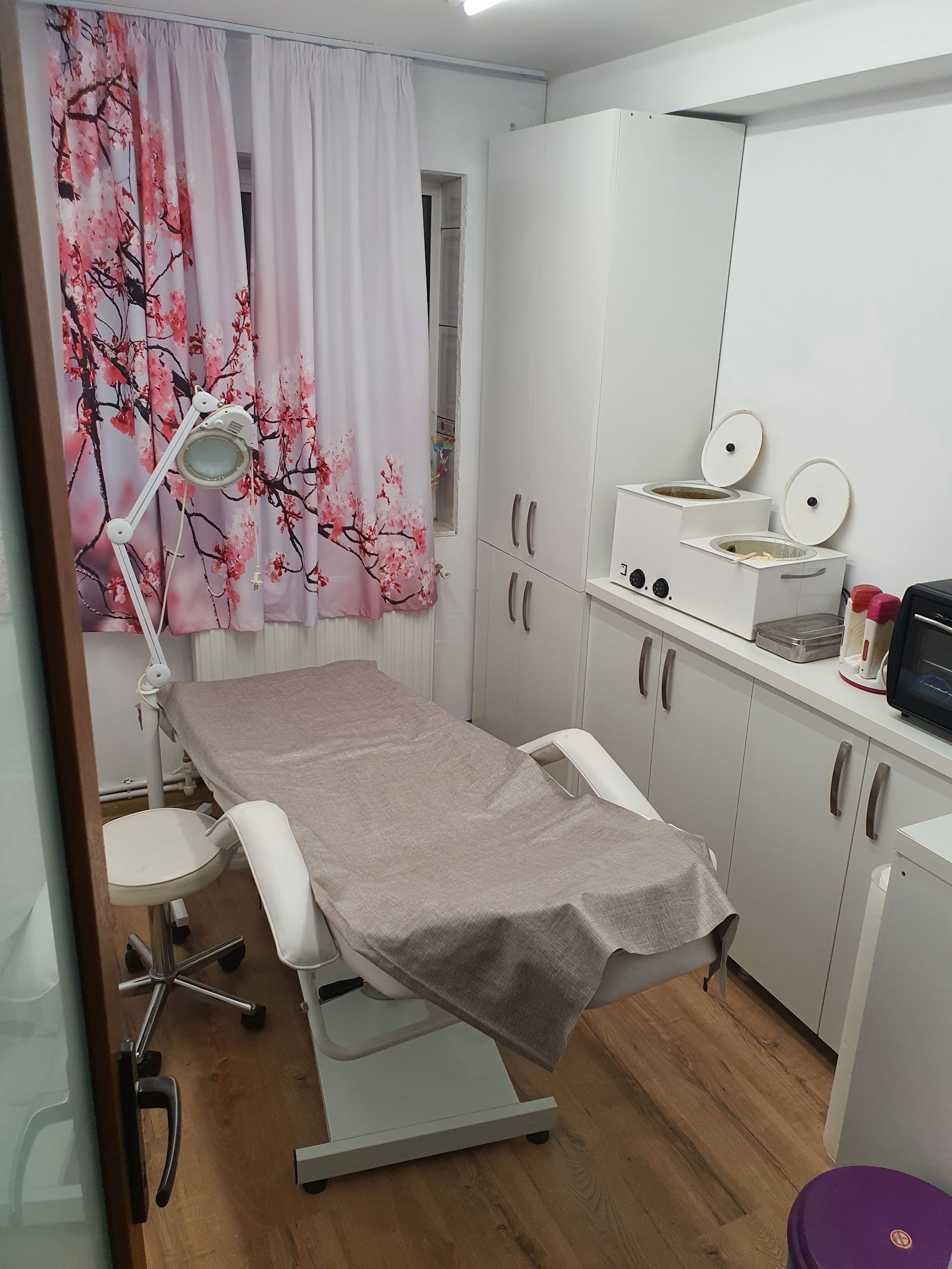Salon Mystique