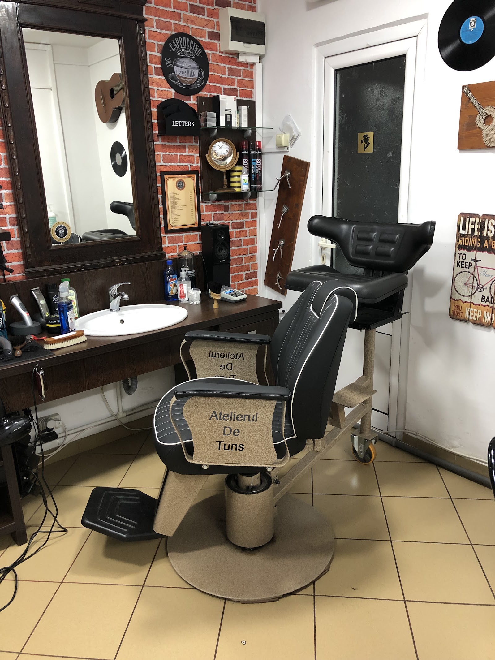 Atelierul De Tuns