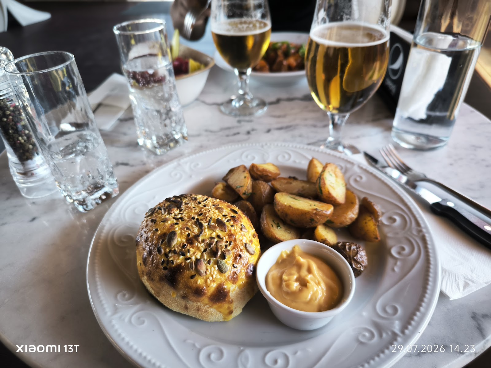 PUB13 - Restaurantul Cetății