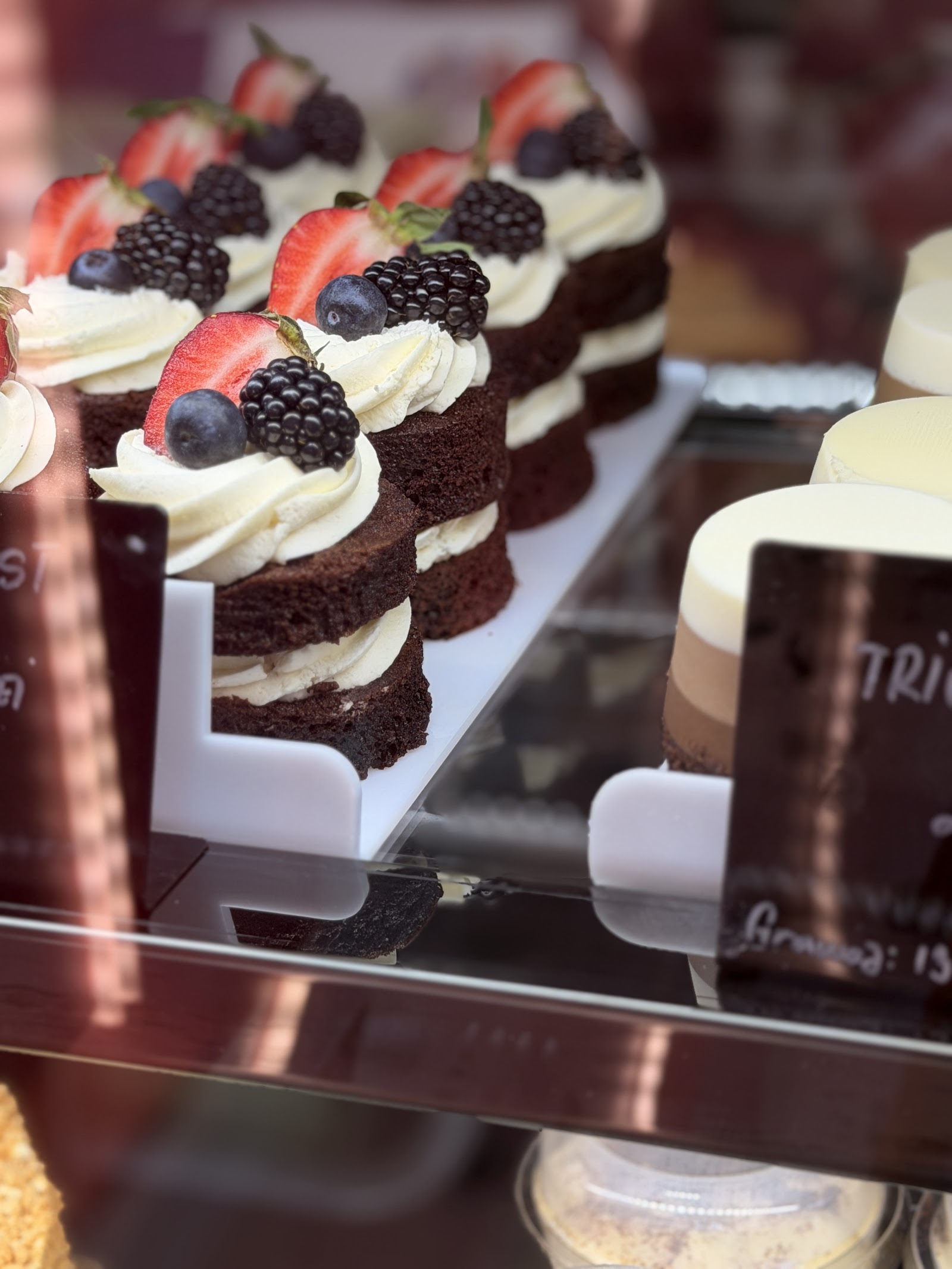Coffee and Cake by Cofetăria Efraim