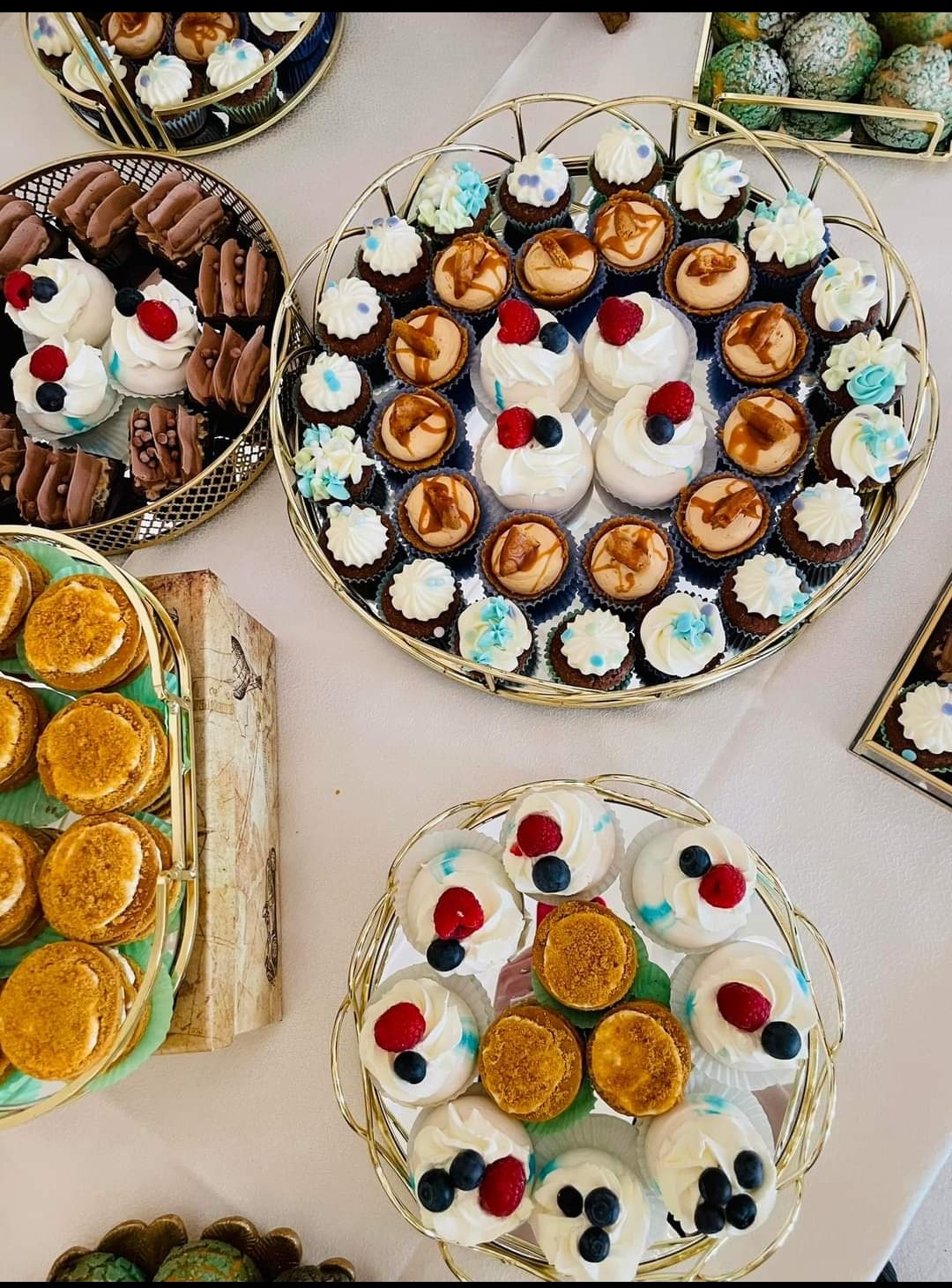 Doces Cakes and More