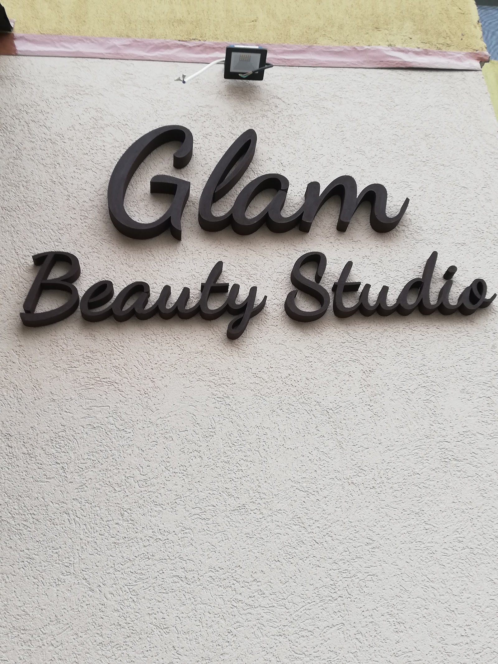 Glam beauty studio