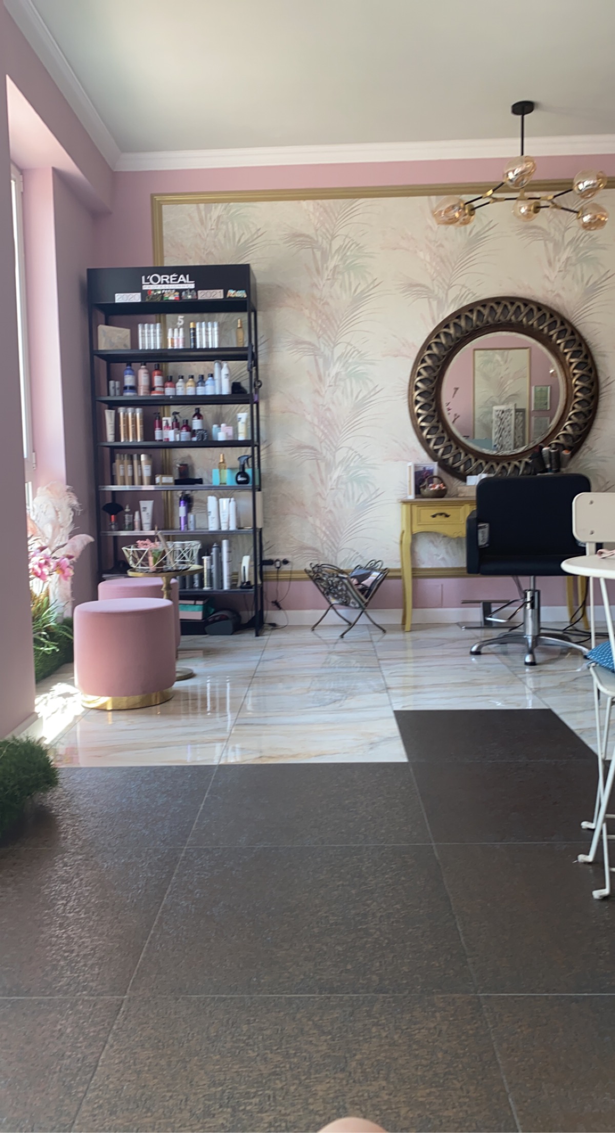 Ellen's Studio