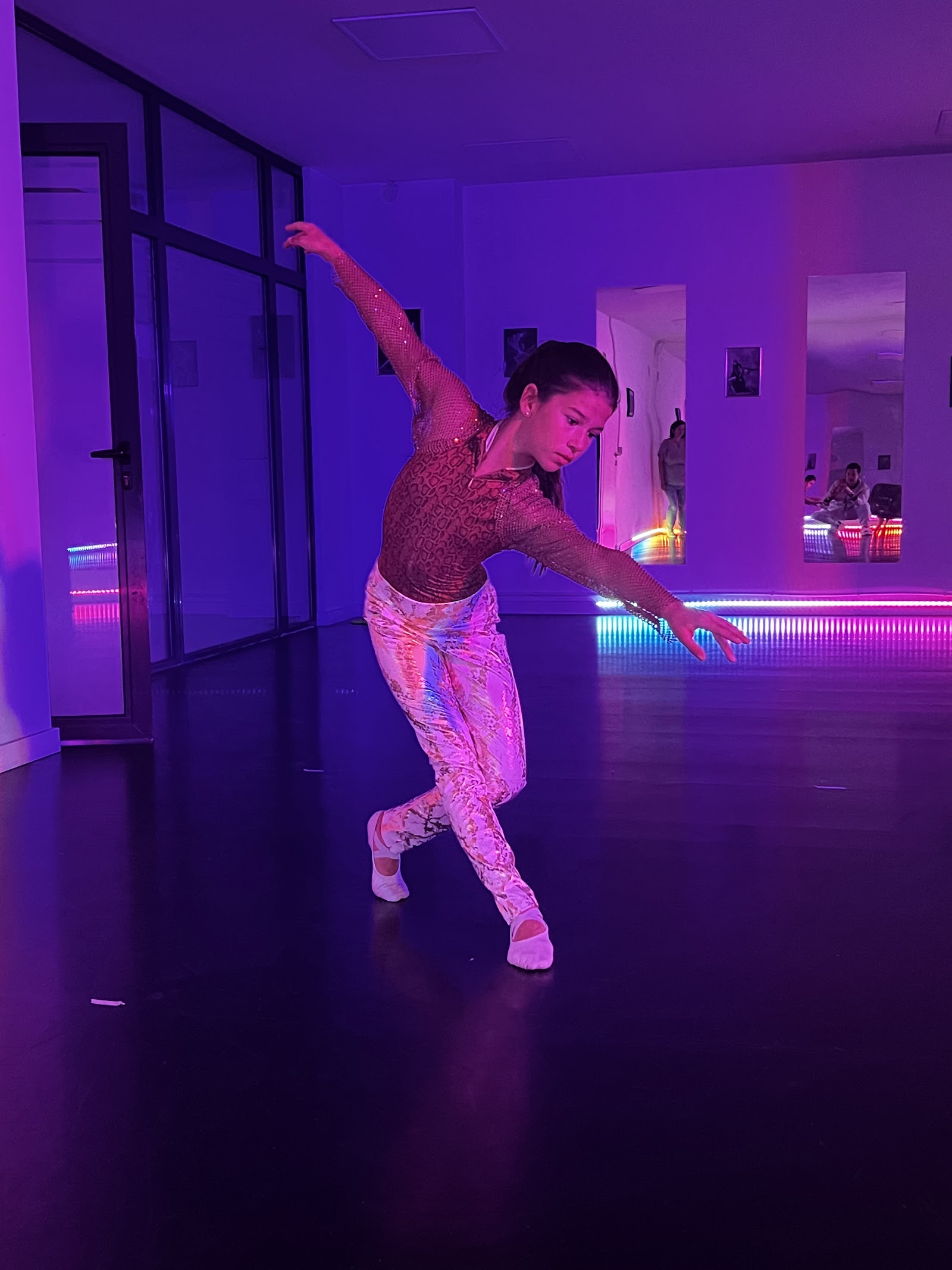 MOVING ARTS Company