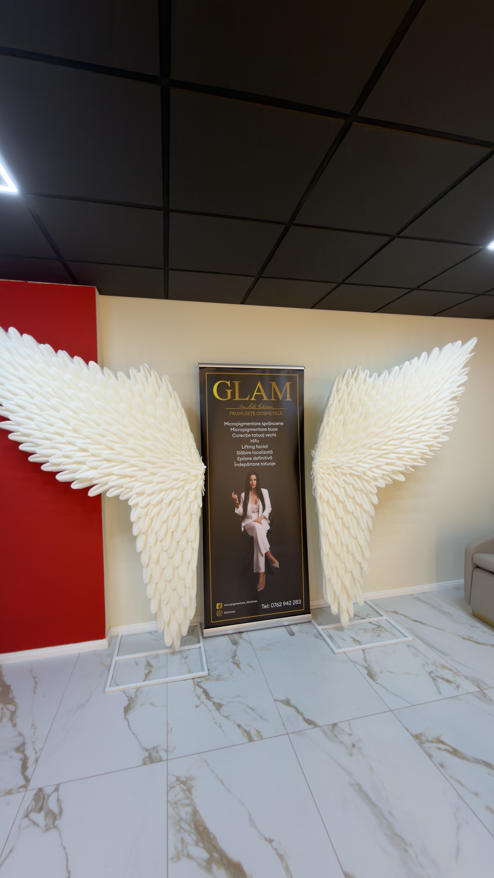 GLAM by Lili Chican