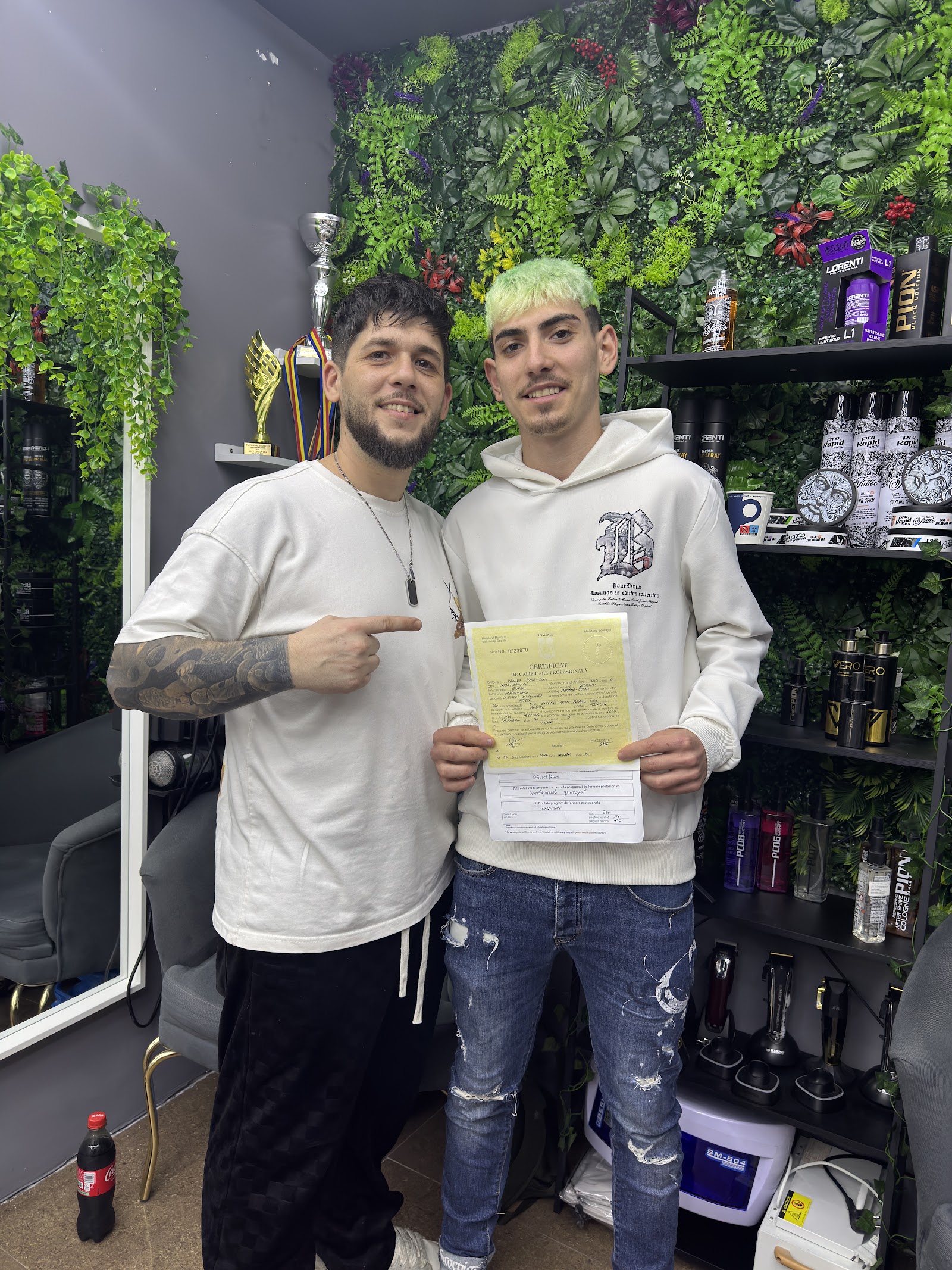 BARBERSHOP Alex Ghiontea Academy - BEST HAIRCUT