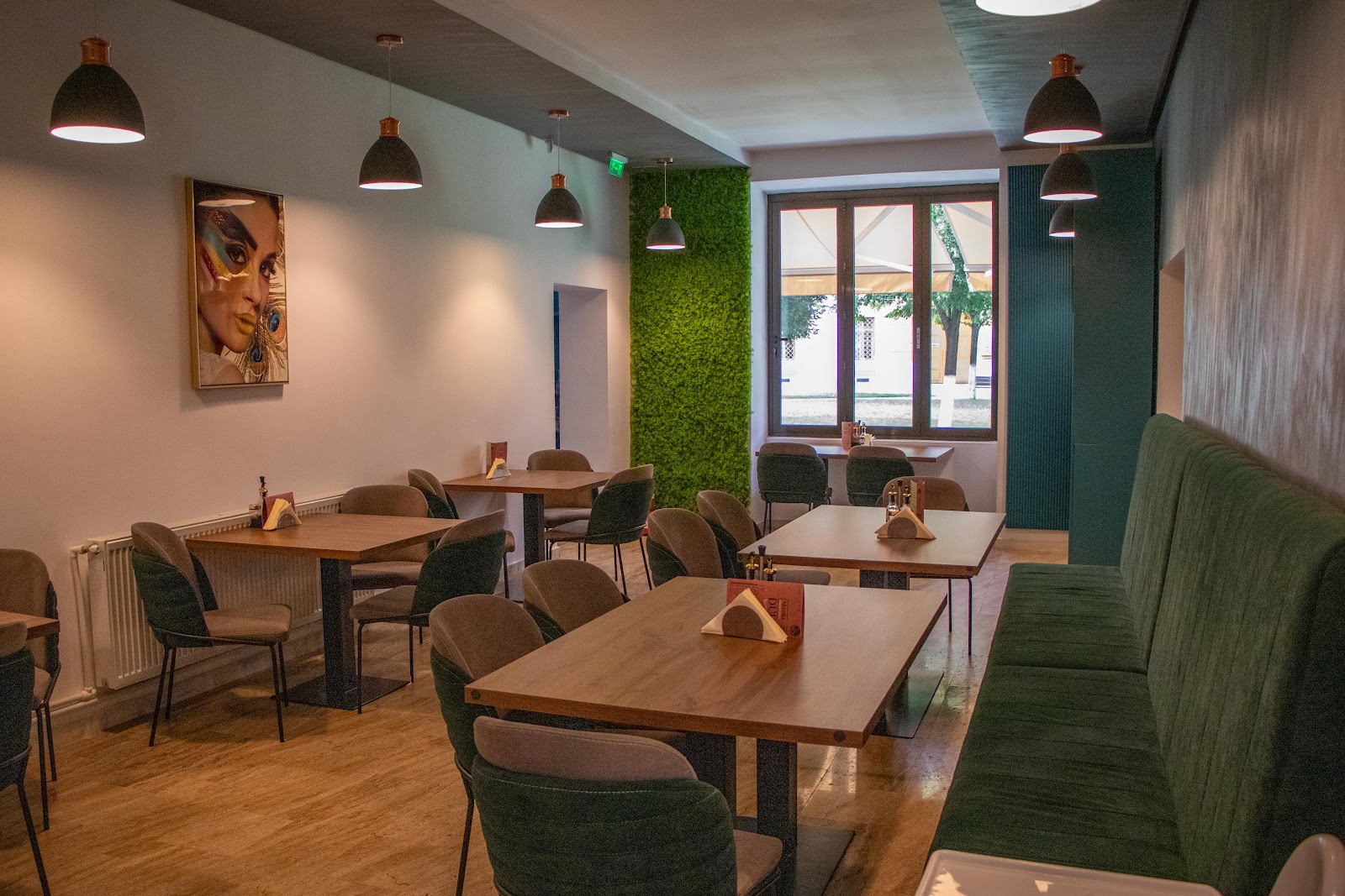 DUE Restaurant