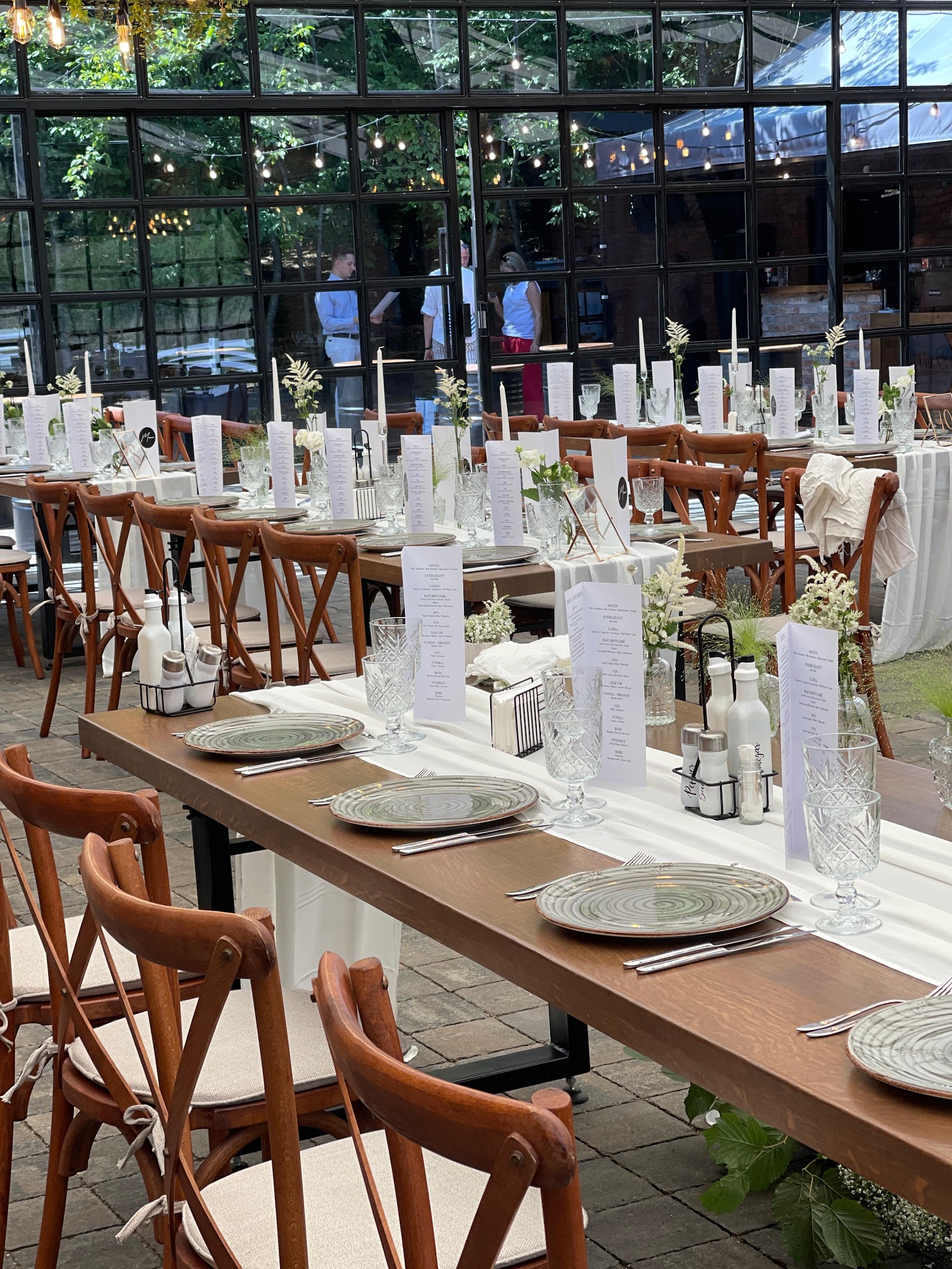 Florarie flOrist Flower Shop & Events