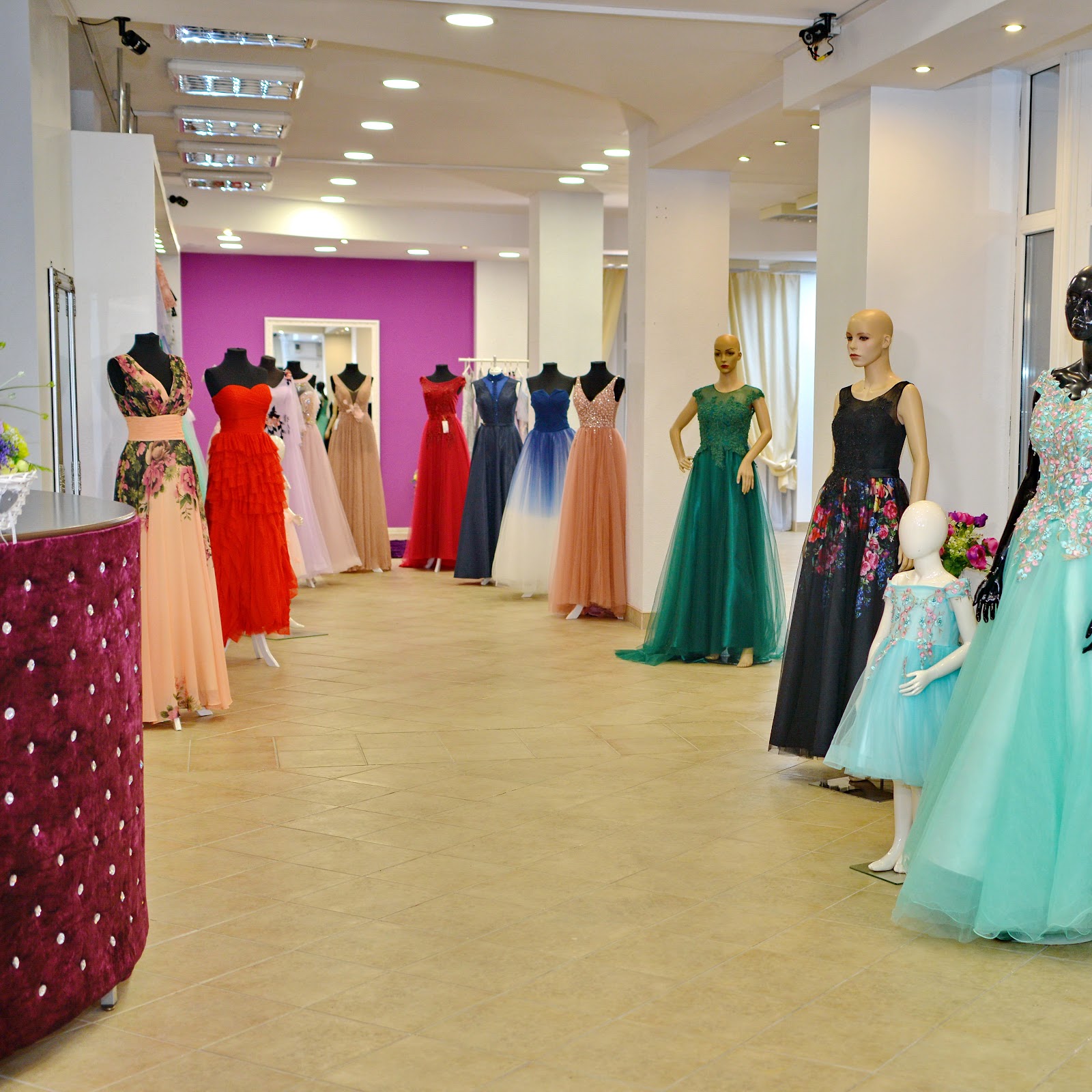 Andoni (Showroom - doar cu programare)