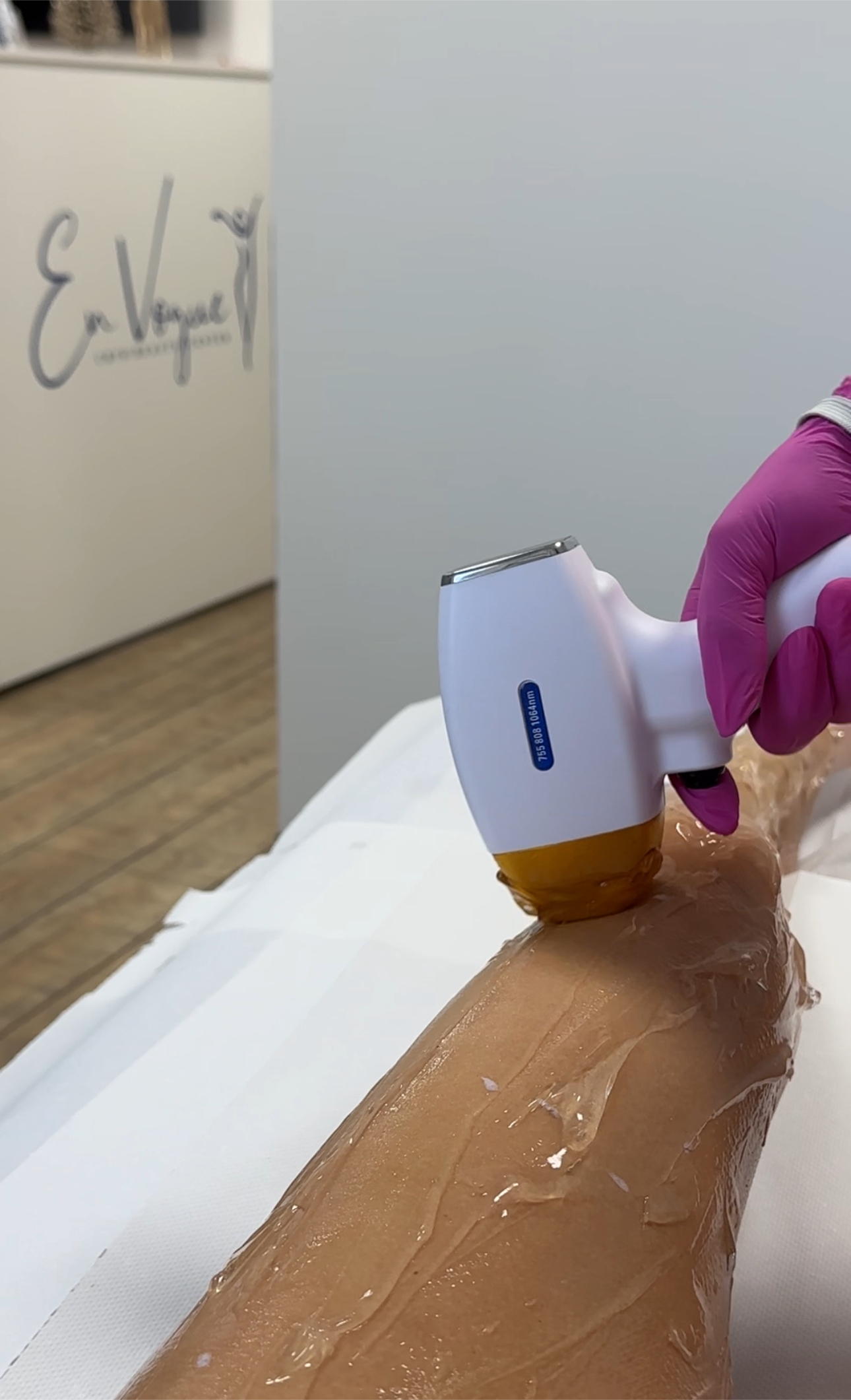 En Vogue Cryo Beauty Center - Epilare definitivă și remodelare corporalã