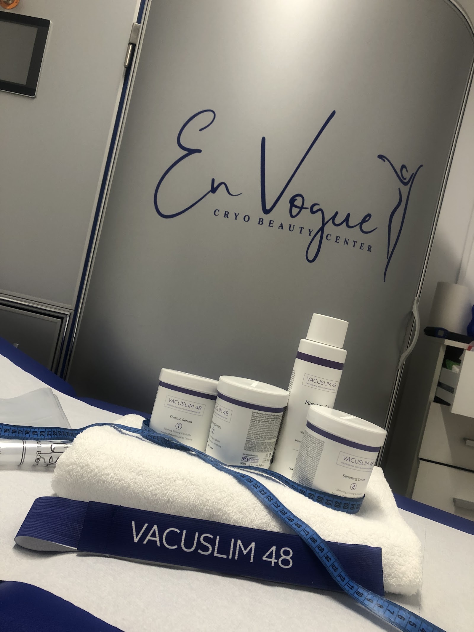 En Vogue Cryo Beauty Center - Epilare definitivă și remodelare corporalã