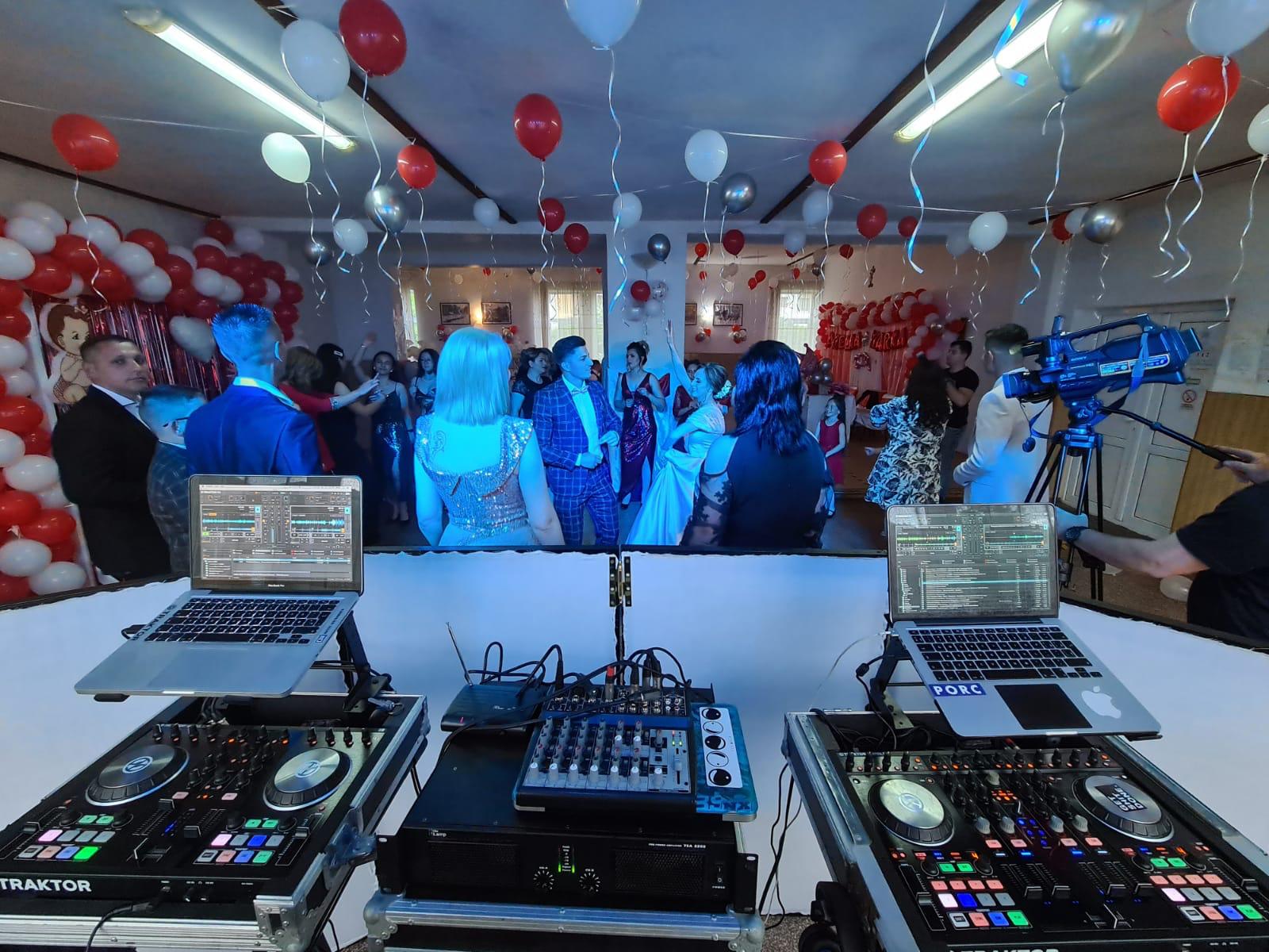 🎧 DJ & MC 🔊 Sonorizare profesională 🪩 Lumini & efecte speciale