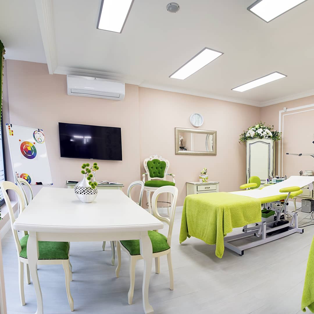 Cleo Make-up School