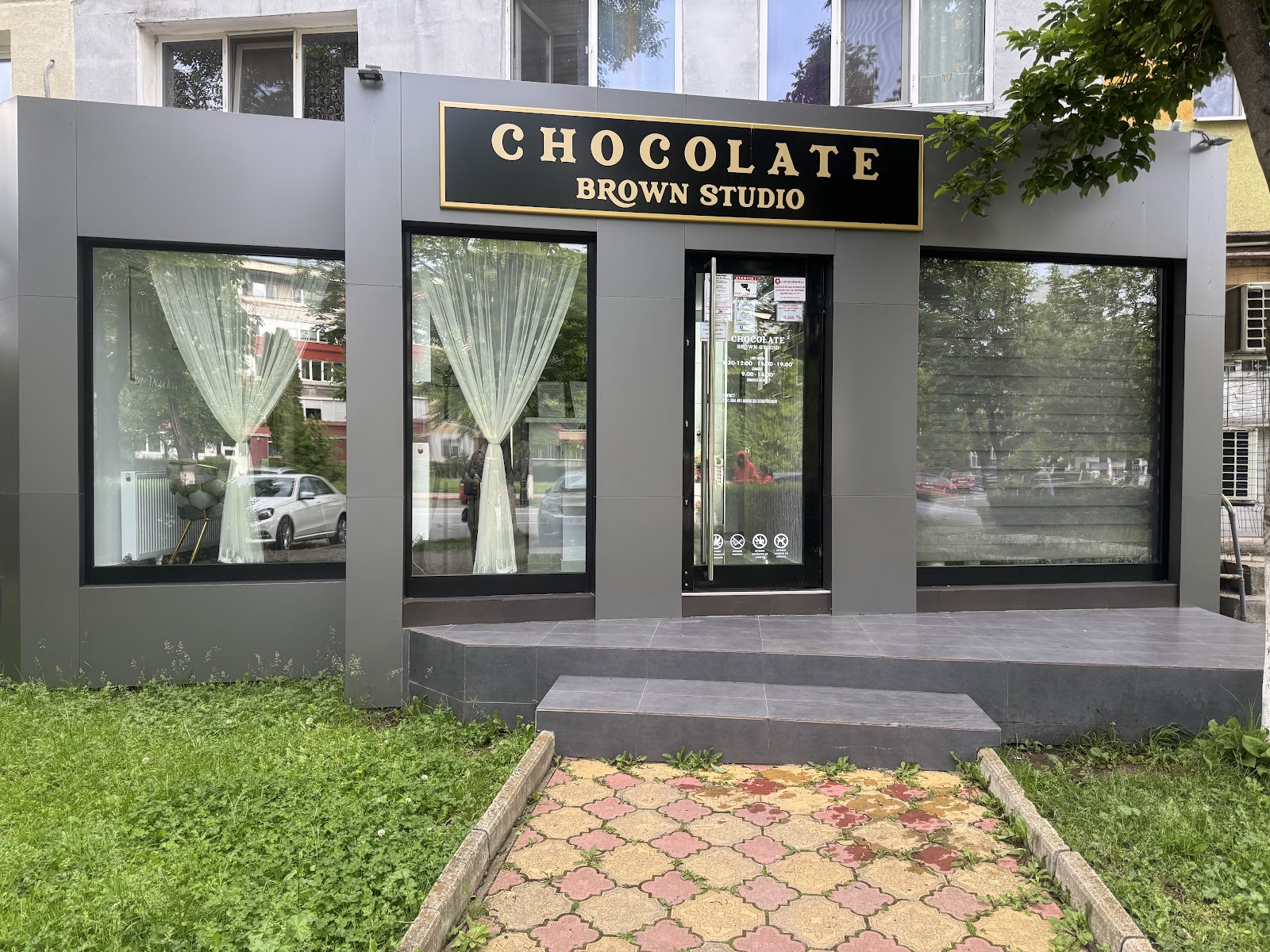 Chocolate Brown Studio by Monalisa