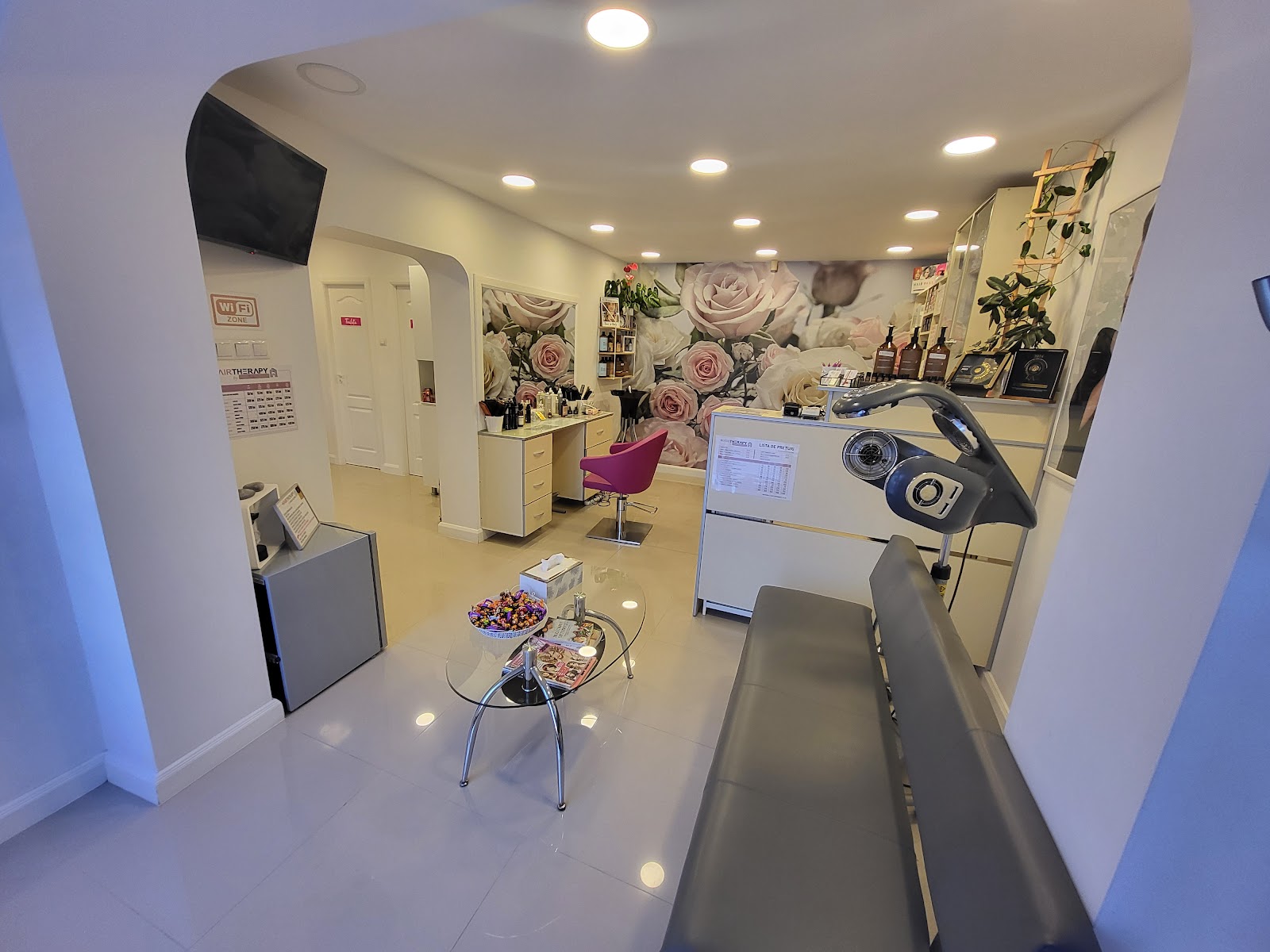 SALON ADELA ELENICO