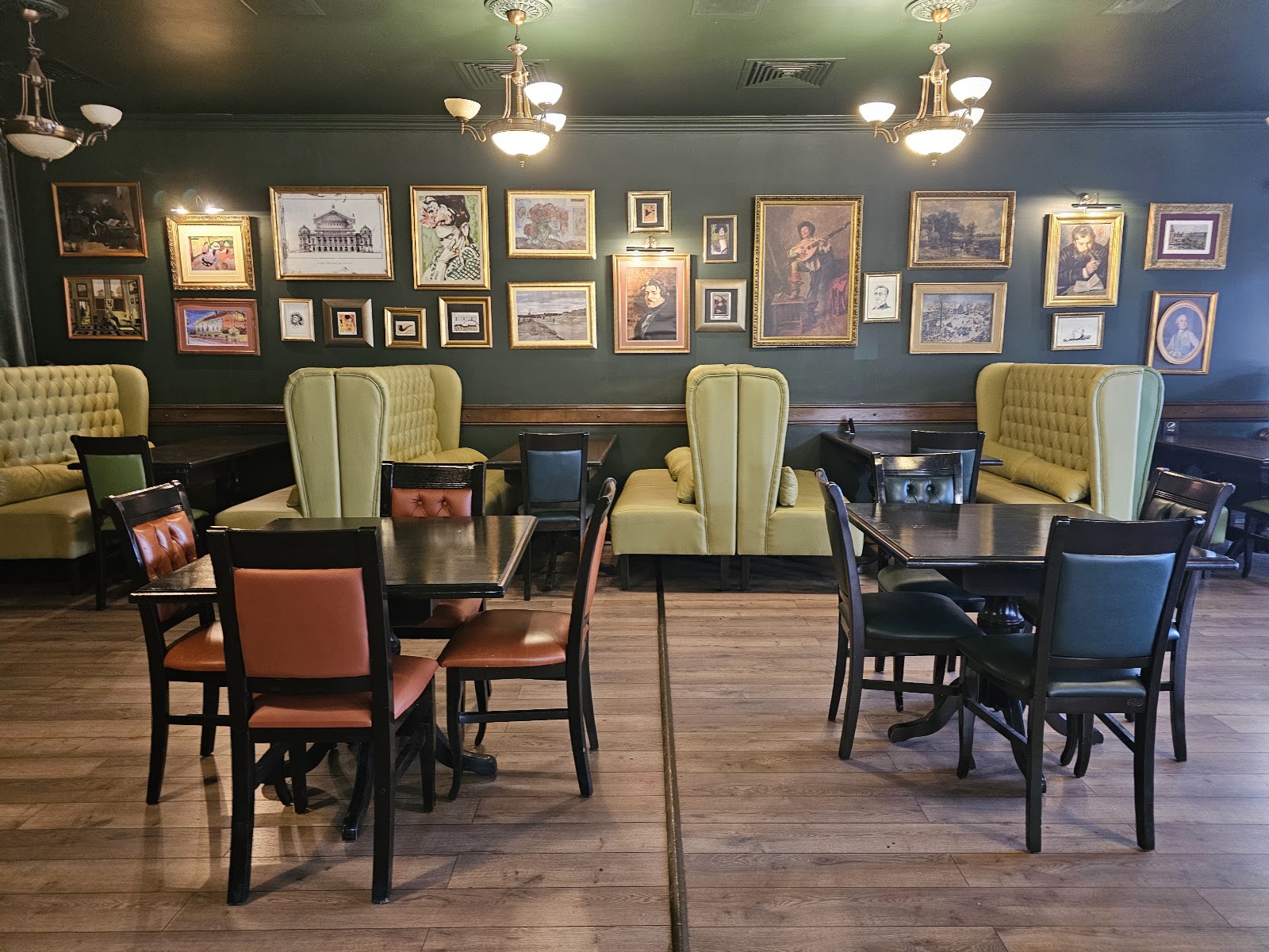 Vintage Pub-Restaurant