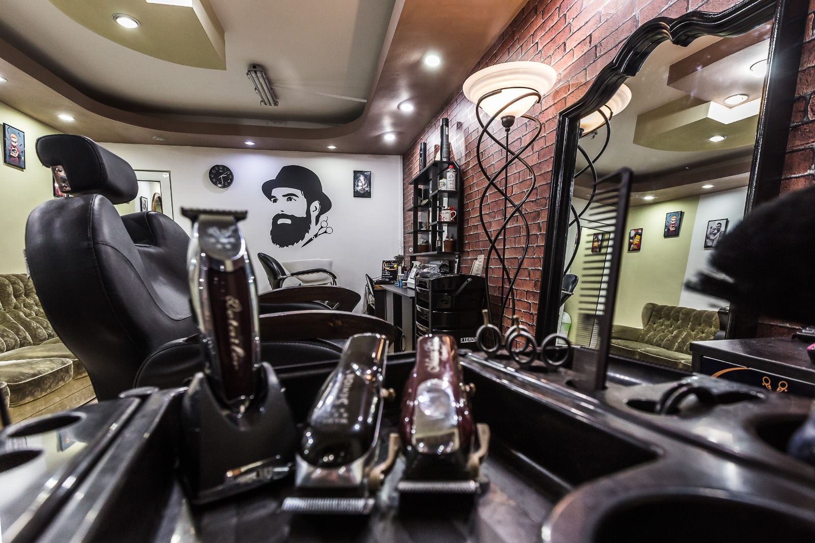 Deea Și Gabi Barbershop