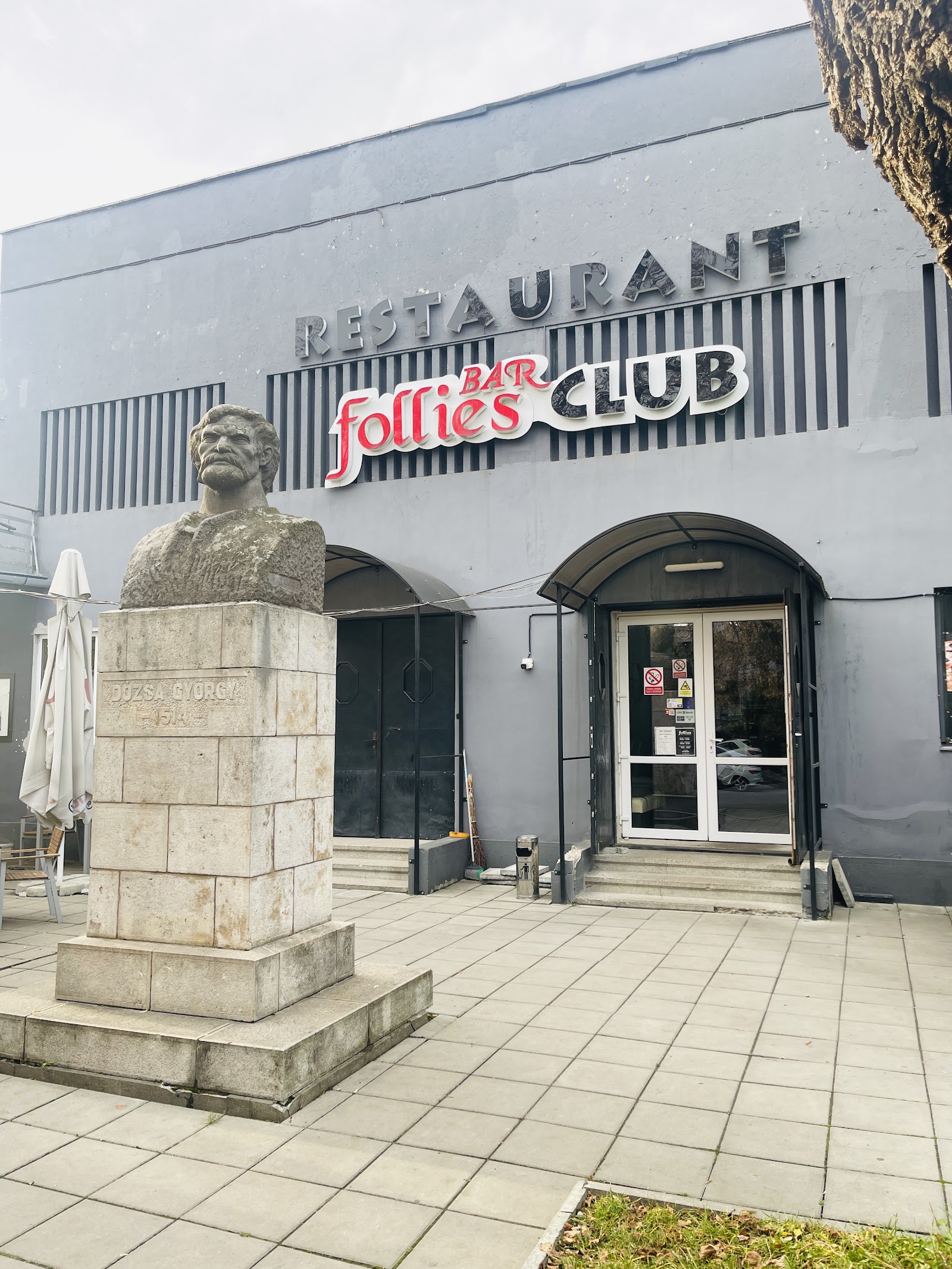 Follies Club Restaurant