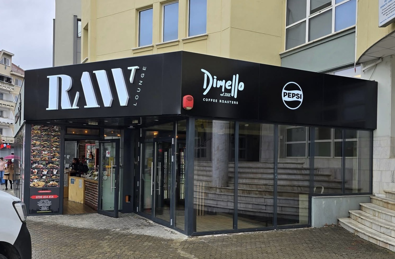 RAW LOUNGE