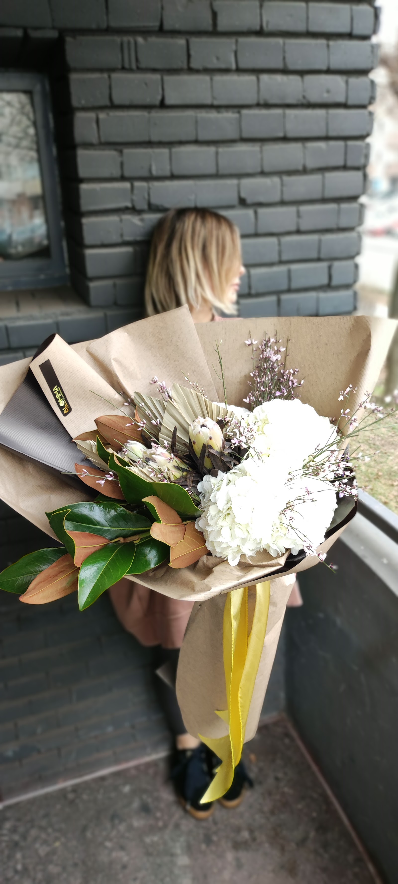 Blomma