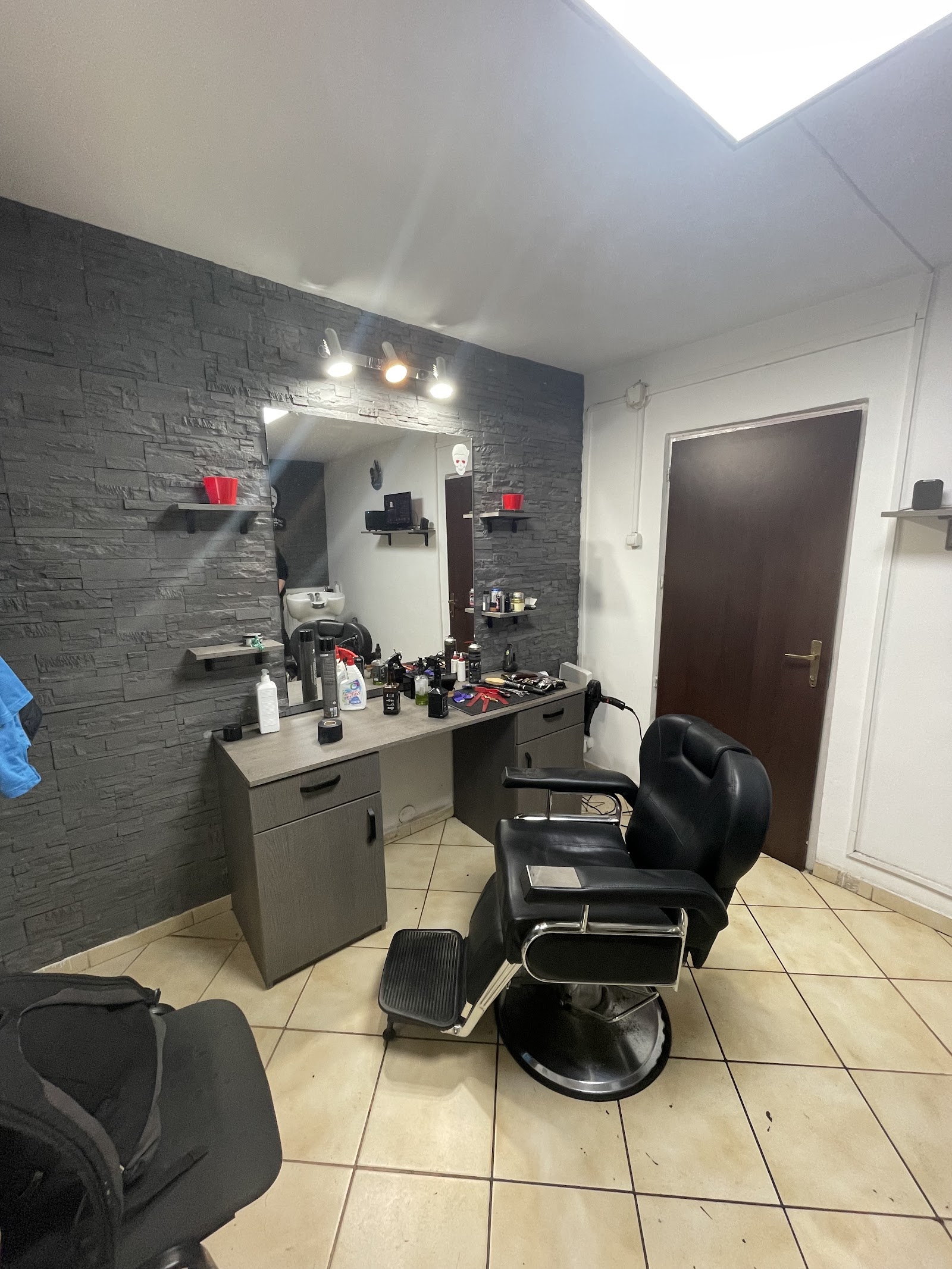 DAti Barber shop