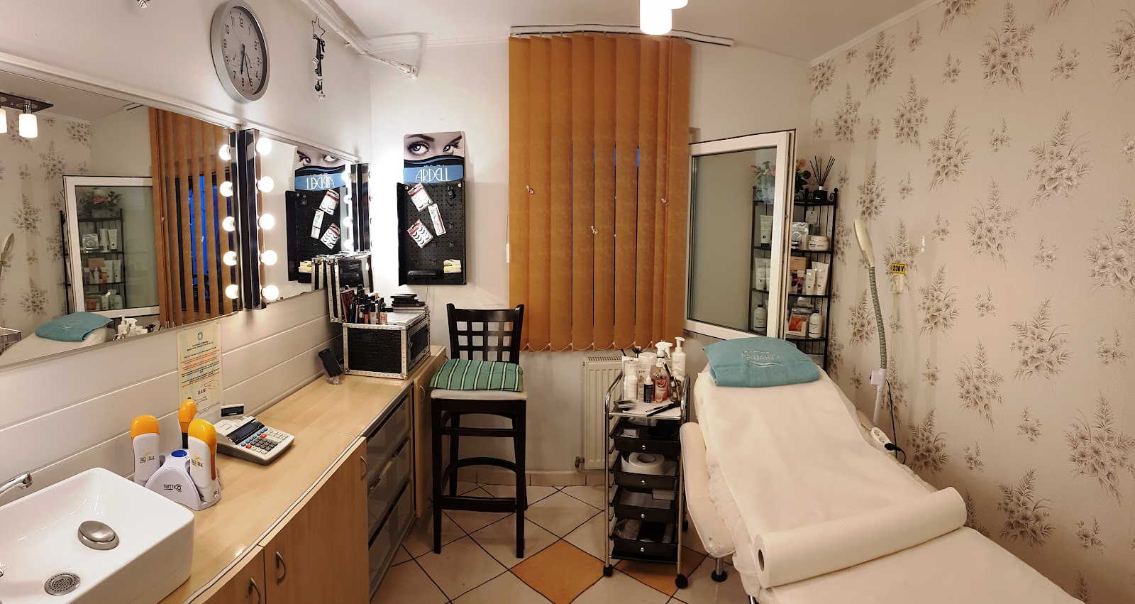 Salon Ada