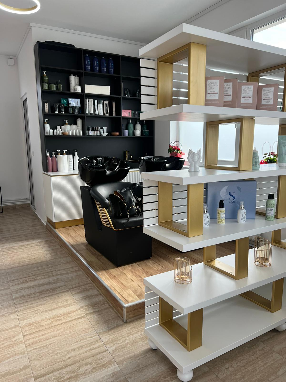 MONIQUE STUDIO