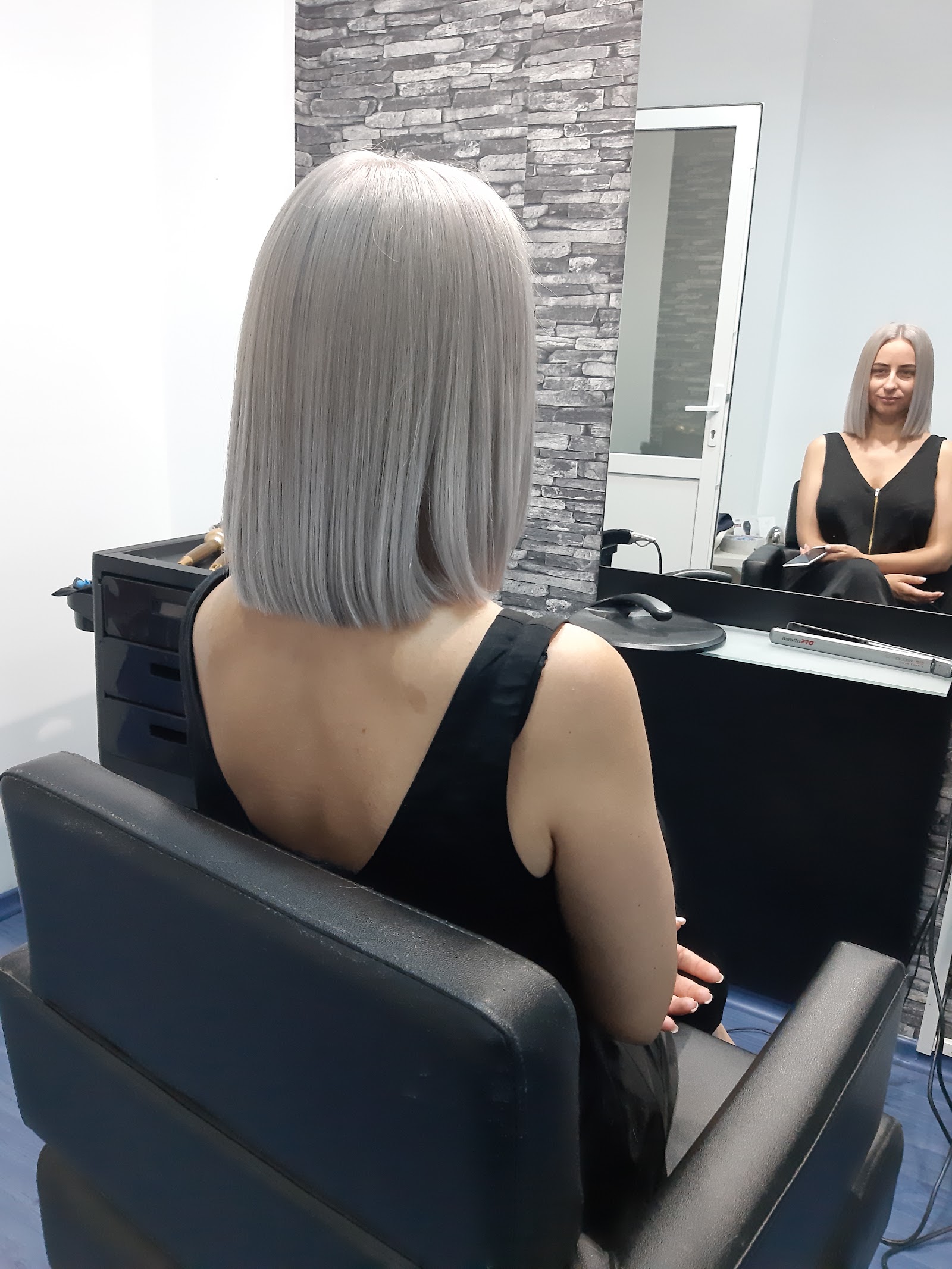 EL Salon