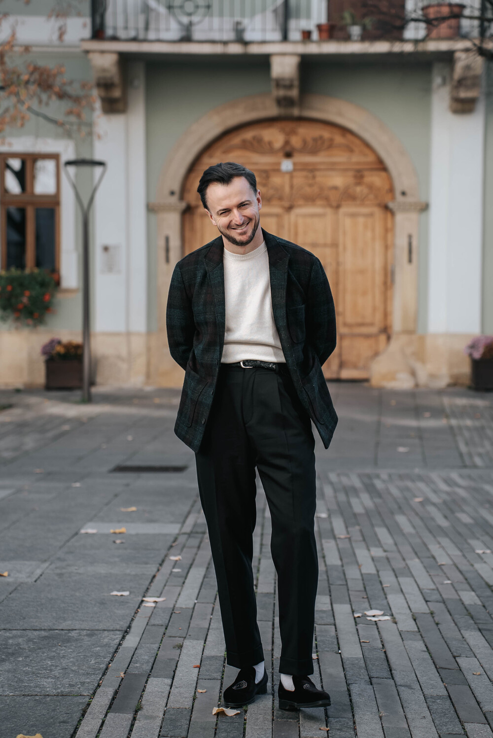 MEZUM - Costume pentru Barbati si Femei - Cluj Napoca
