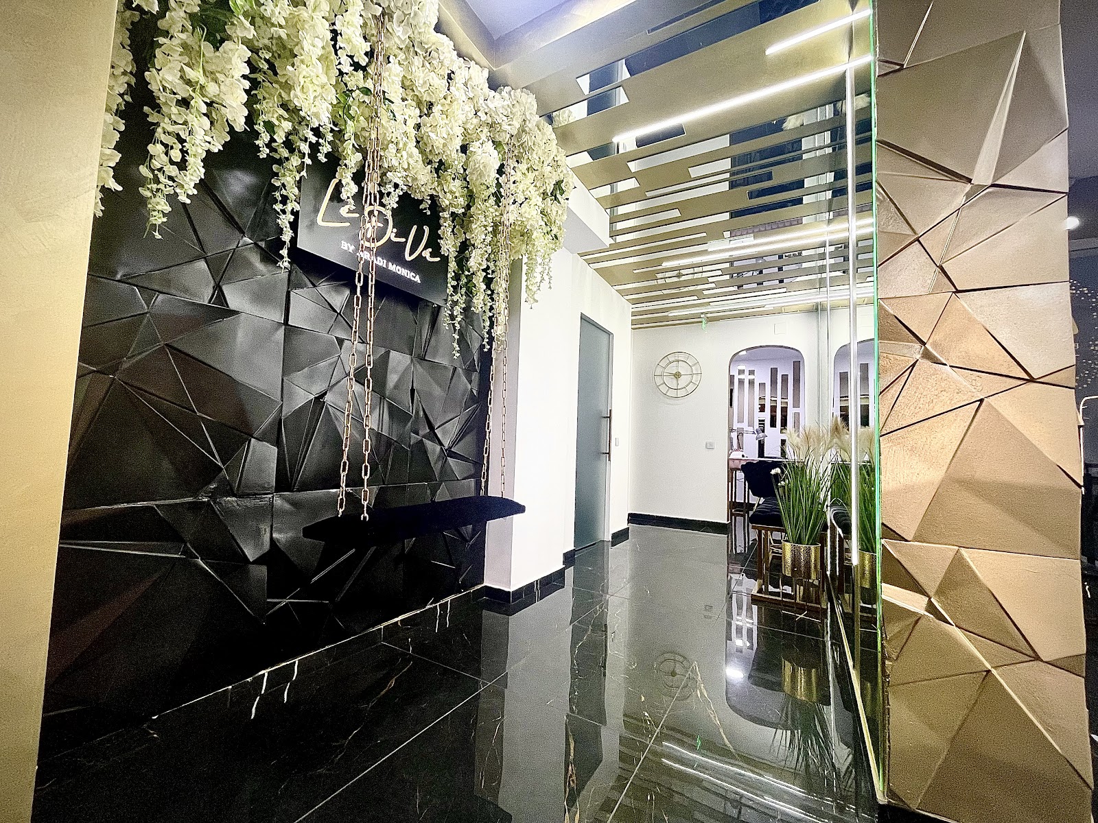 MONIR Salon by Aradi Monica