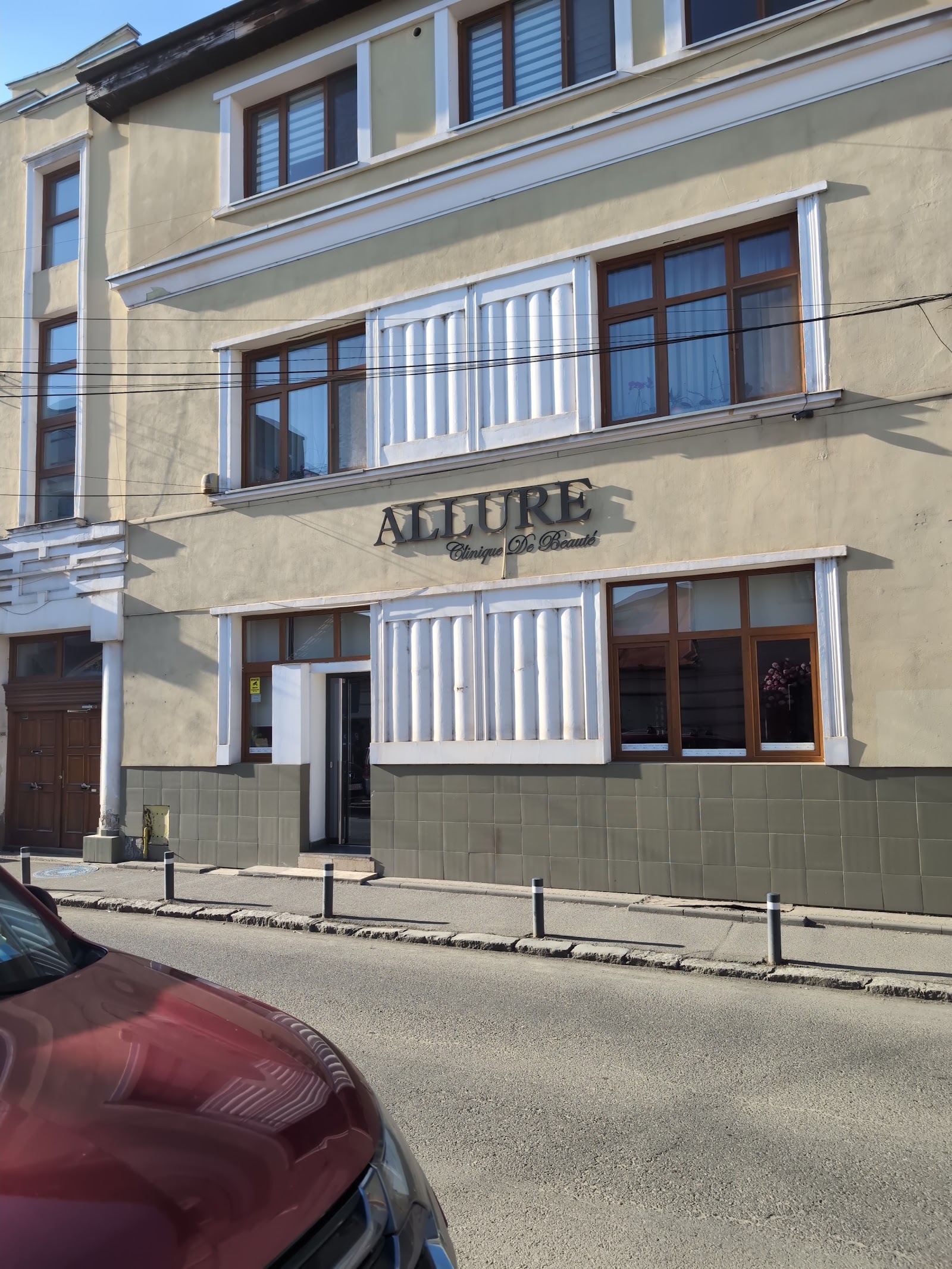 Allure Clinique De Beute