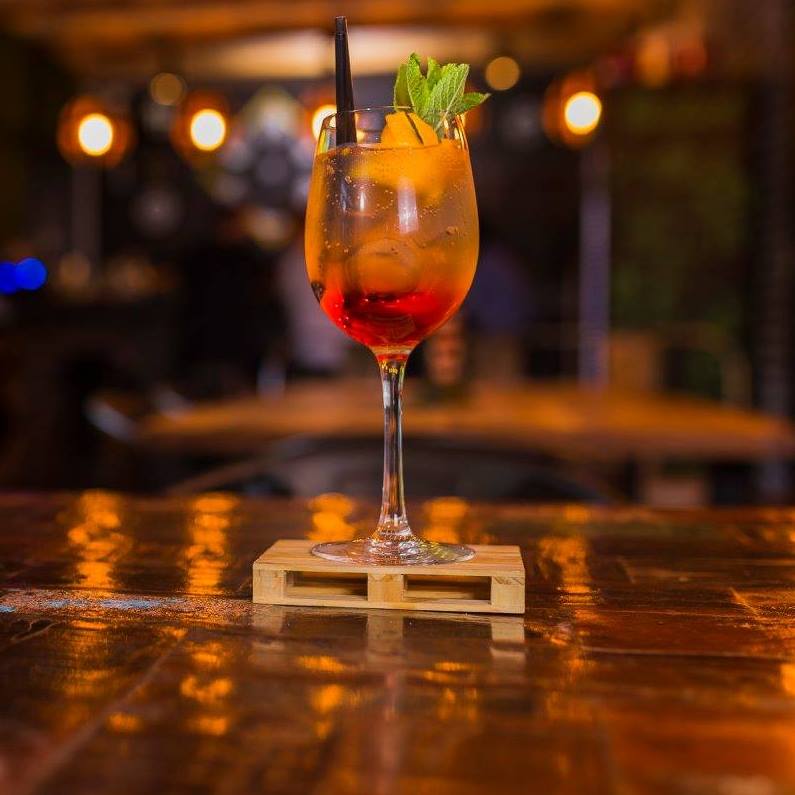 Black Pearl Cocktail Bar