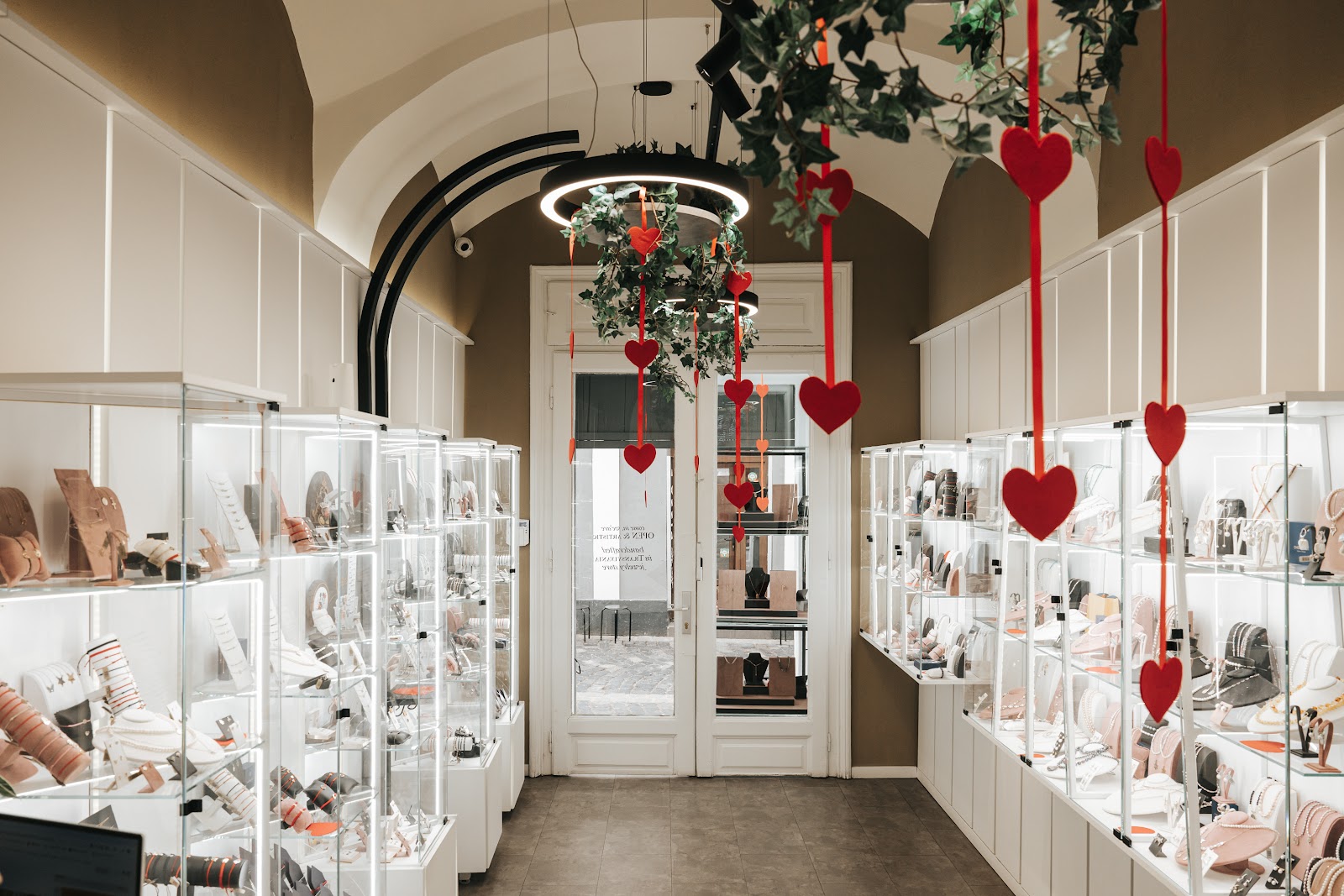 Chic Bijoux - Jewelry Shop